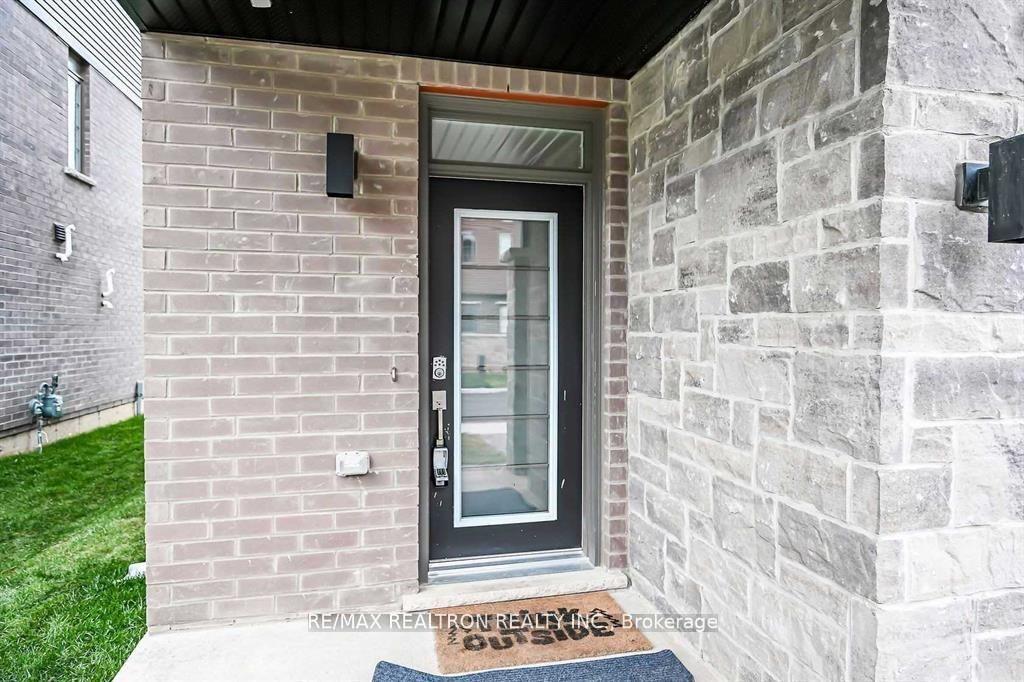 Photo 2 of Unit 231, 30 Times Square Boulevard, Hamilton, Stoney Creek Mountain — HOMEH