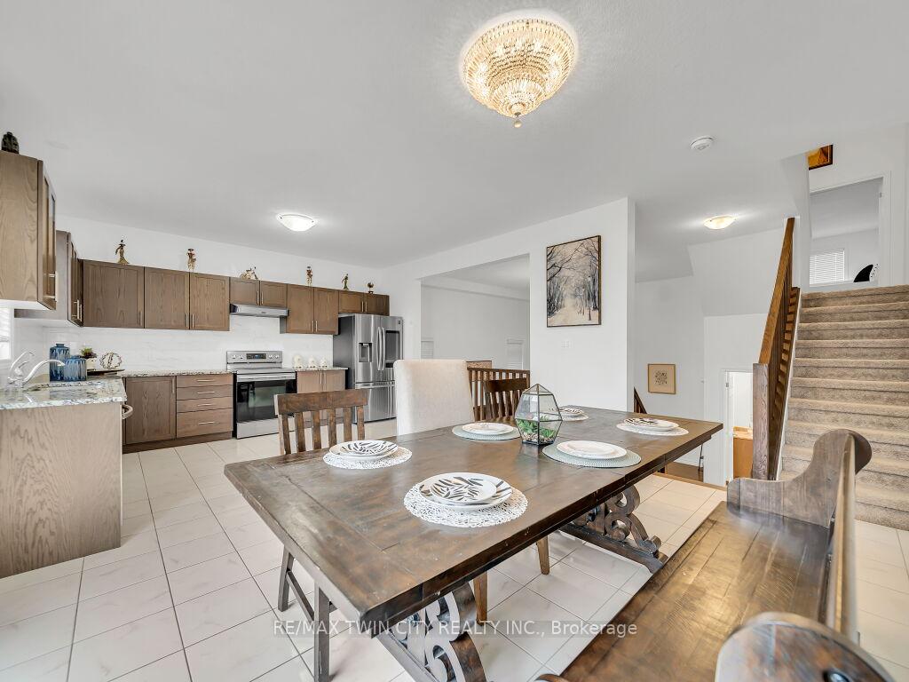 Photo 17 of 52 Saddlebrook Court, Kitchener — HOMEH