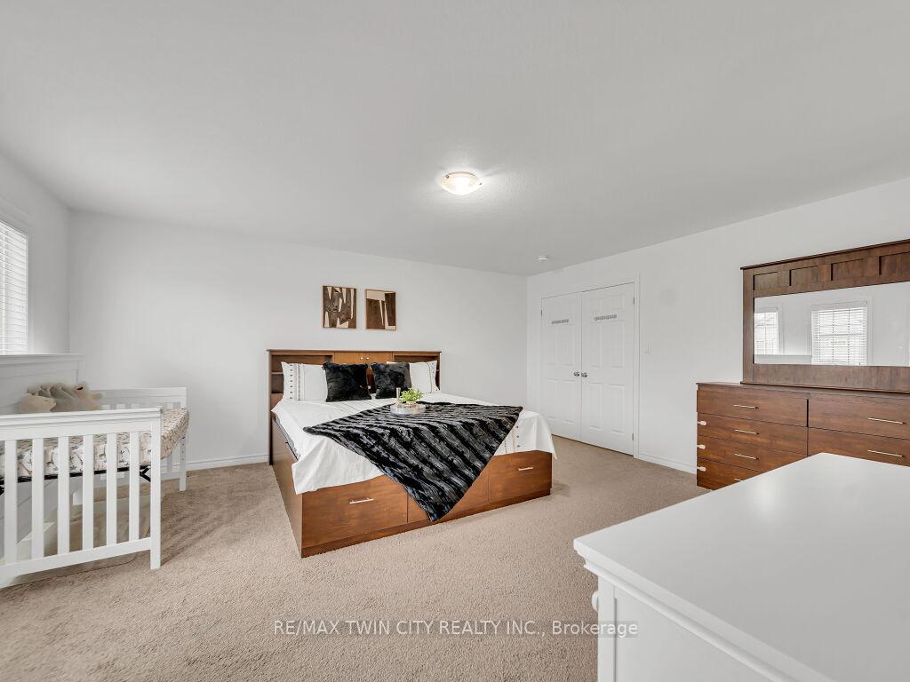 Photo 20 of 52 Saddlebrook Court, Kitchener — HOMEH