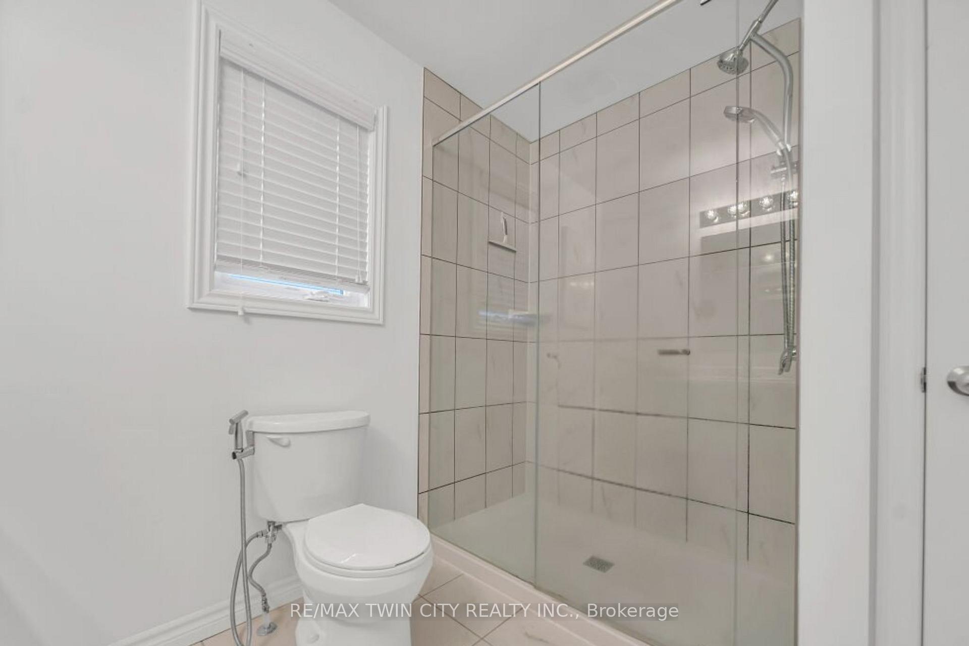 Photo 22 of 52 Saddlebrook Court, Kitchener — HOMEH