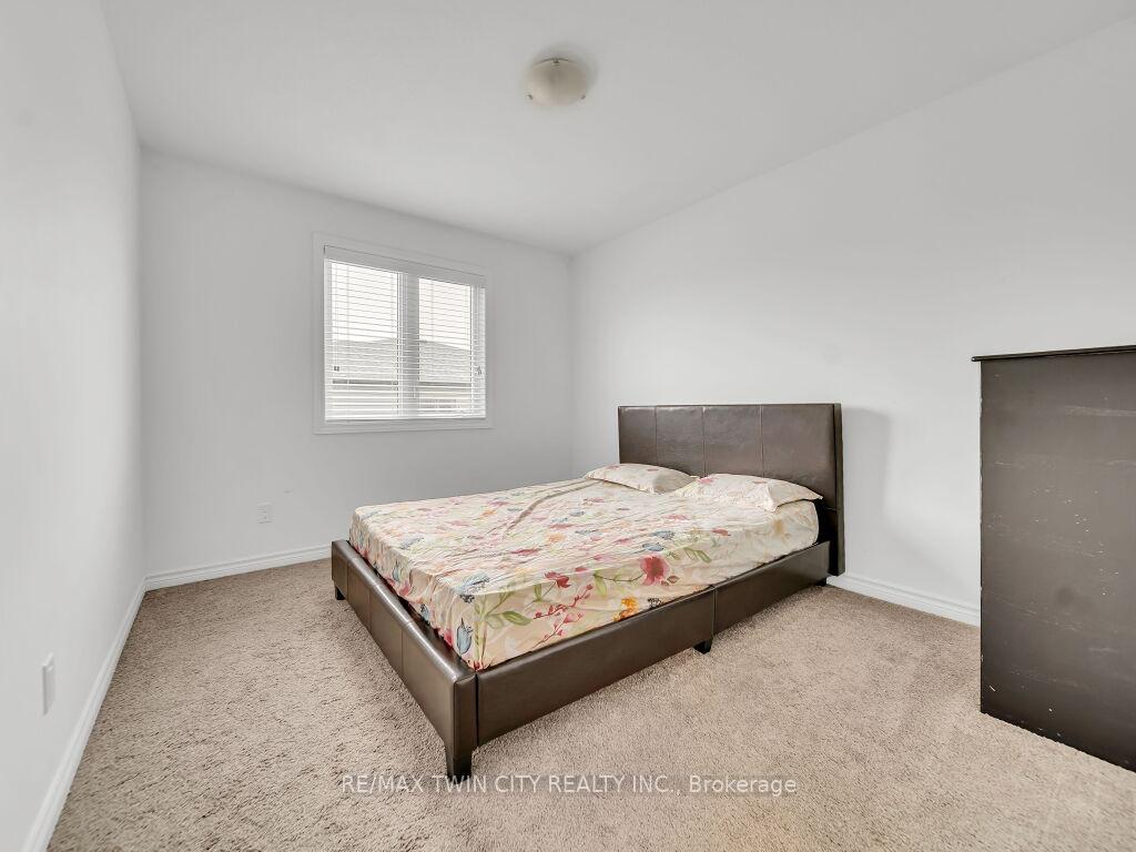 Photo 27 of 52 Saddlebrook Court, Kitchener — HOMEH