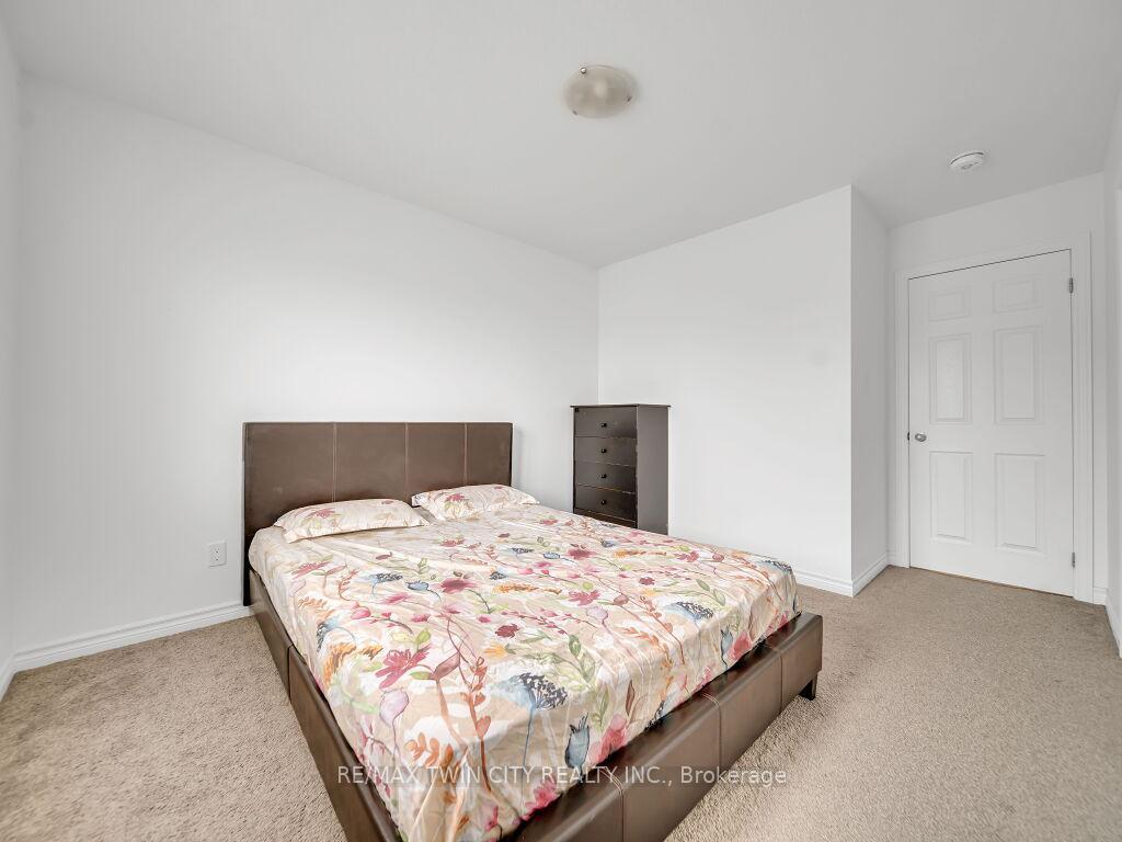 Photo 28 of 52 Saddlebrook Court, Kitchener — HOMEH