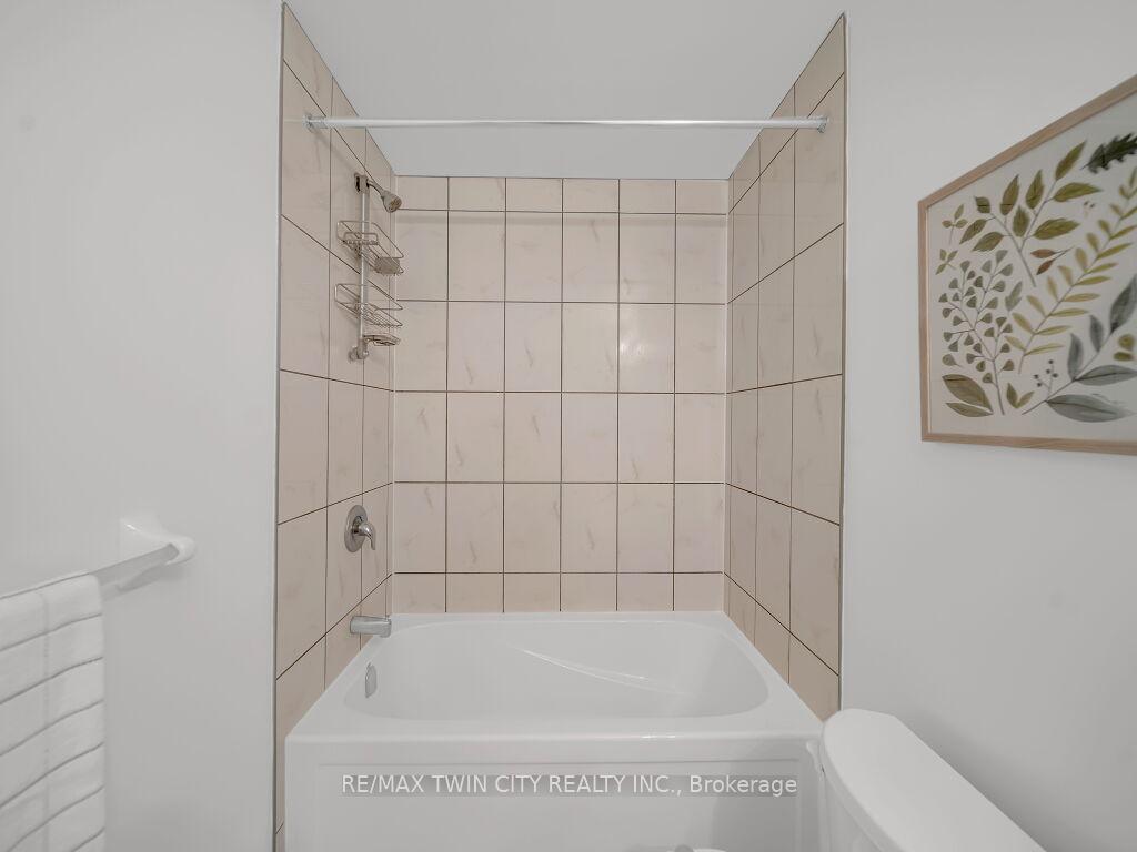 Photo 31 of 52 Saddlebrook Court, Kitchener — HOMEH