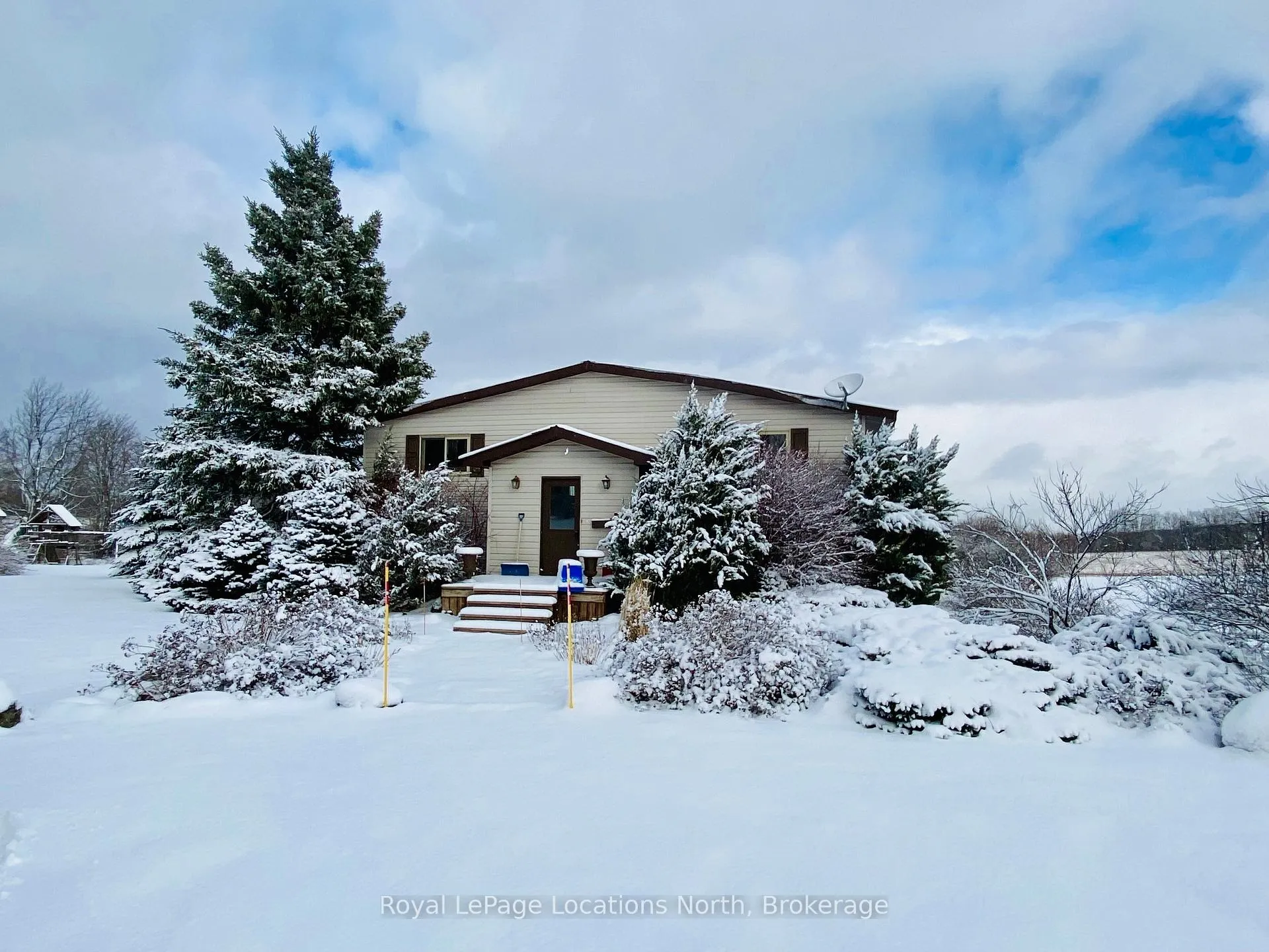 Photo 2 of 569513 6th Side Road, Blue Mountains — HOMEH