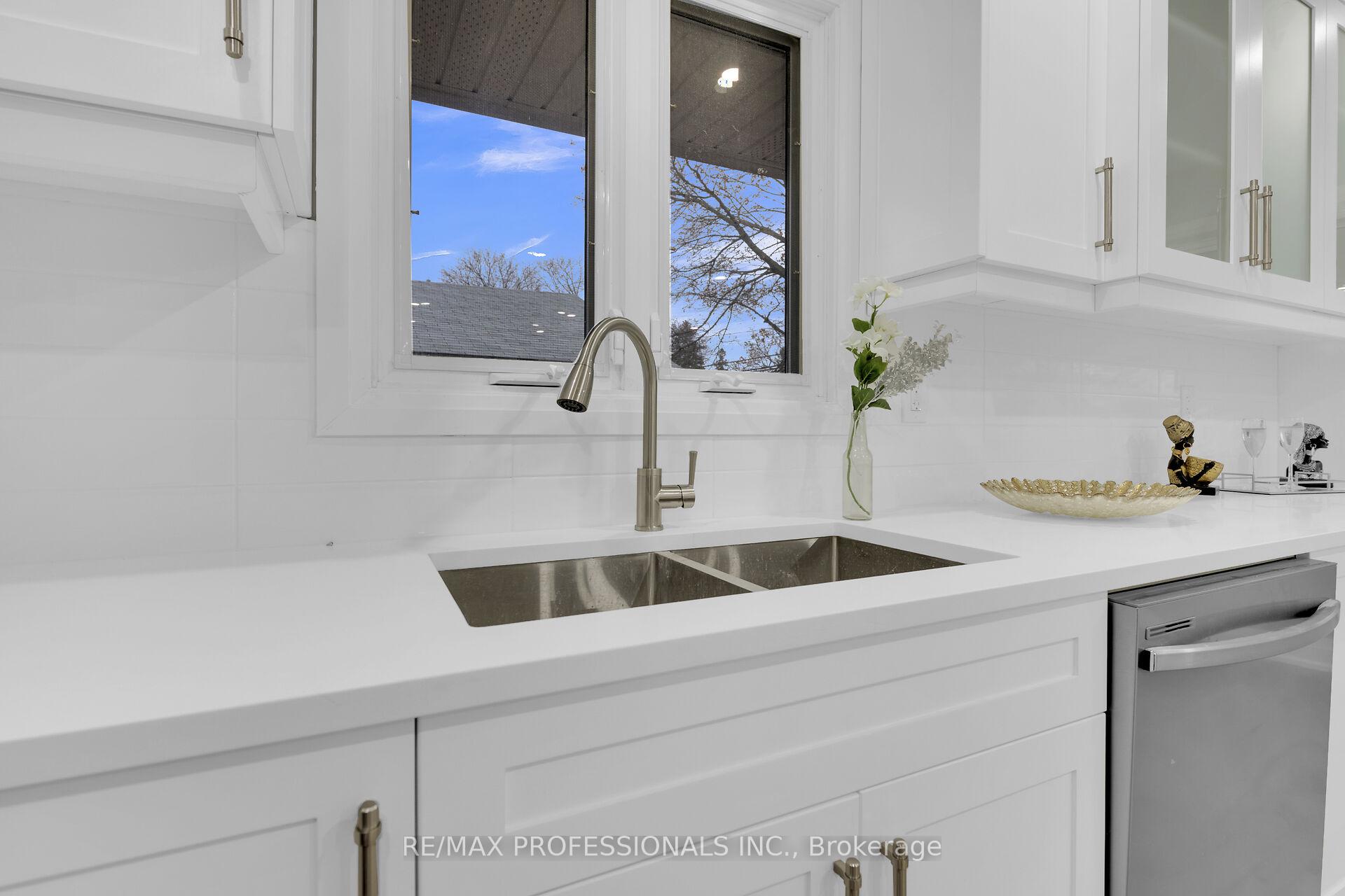 Photo 6 of 72 Sanatorium Road, Hamilton, Buchanan — HOMEH