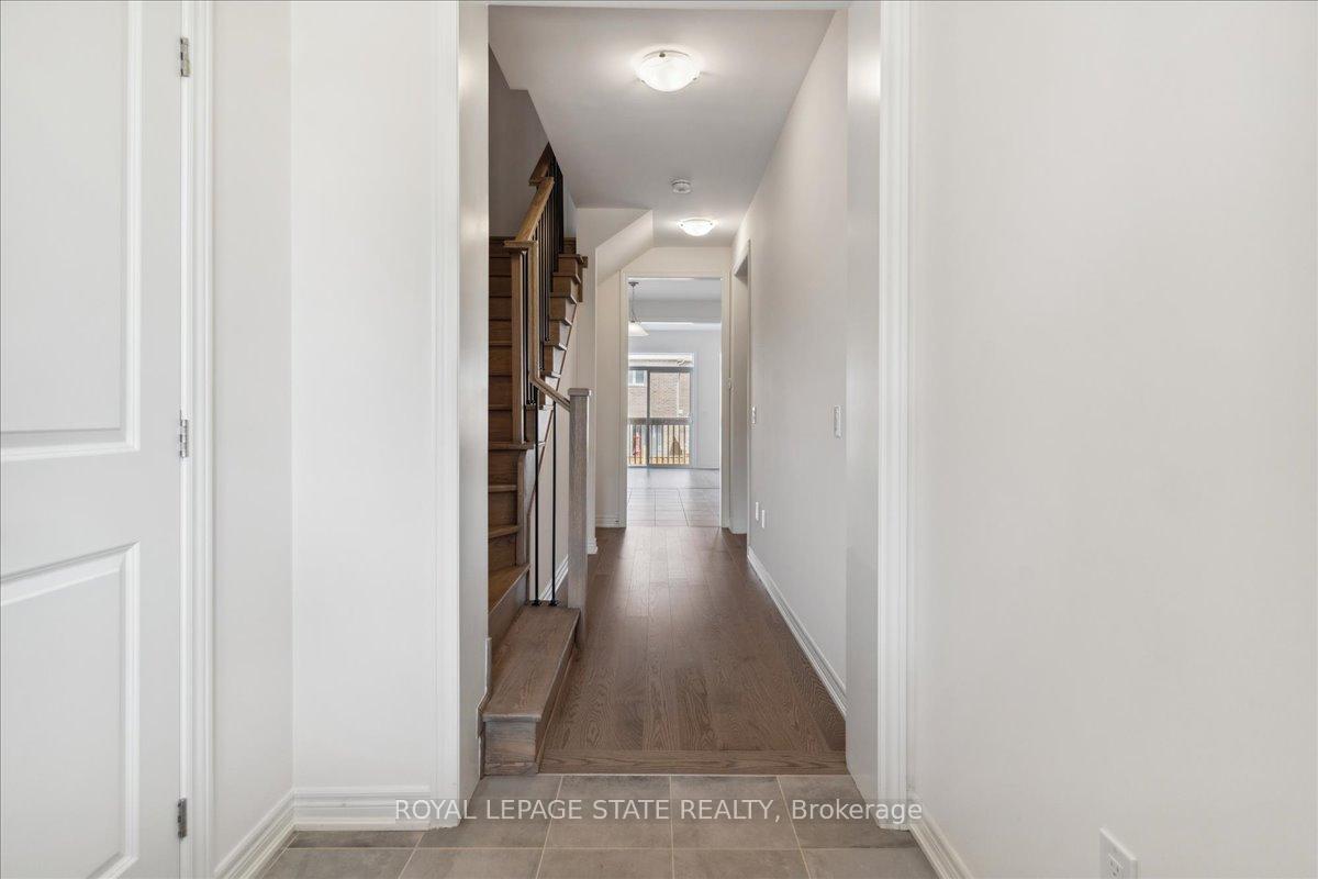 Photo 26 of 1069 Garner Road E, Hamilton, Meadowlands — HOMEH