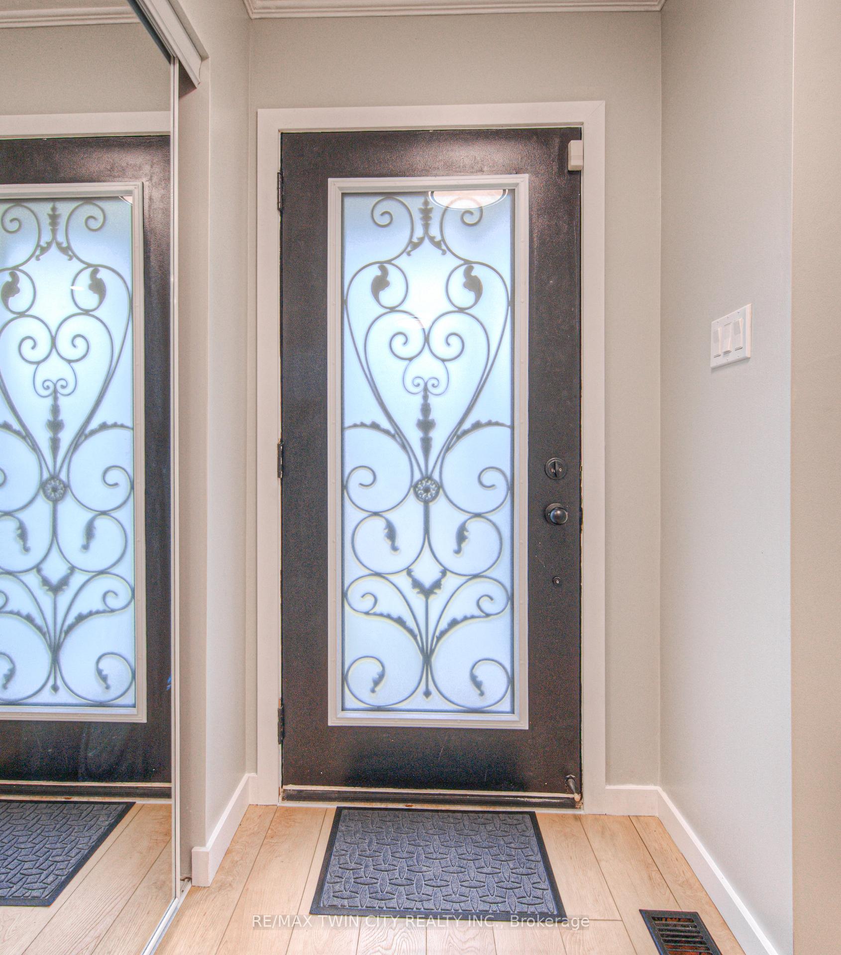 Photo 5 of 18 Bosworth Crescent, Kitchener — HOMEH