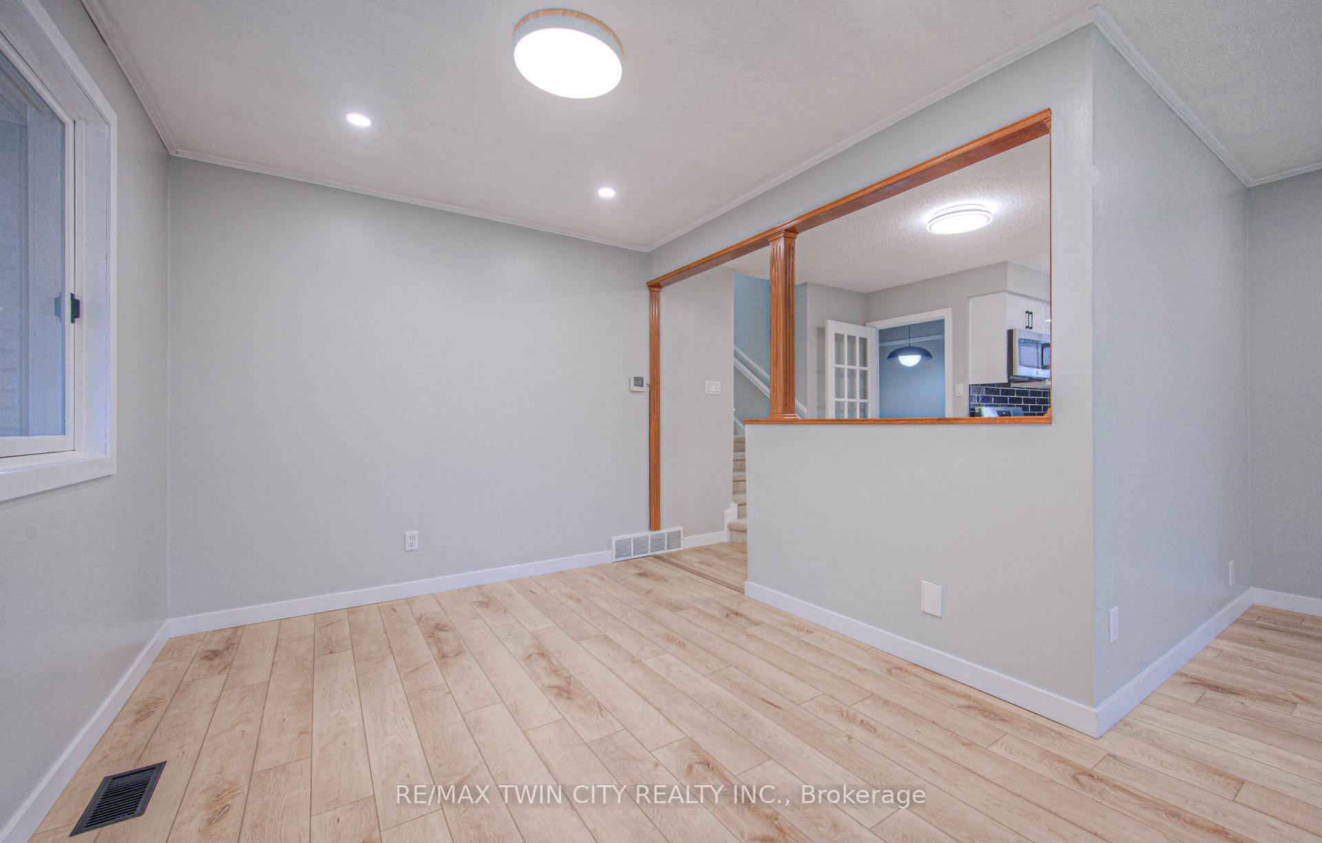Photo 7 of 18 Bosworth Crescent, Kitchener — HOMEH