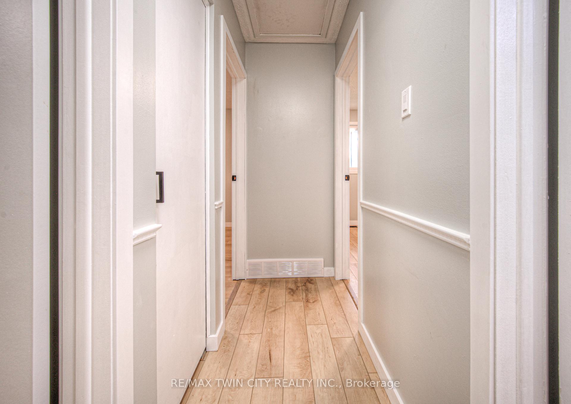 Photo 14 of 18 Bosworth Crescent, Kitchener — HOMEH