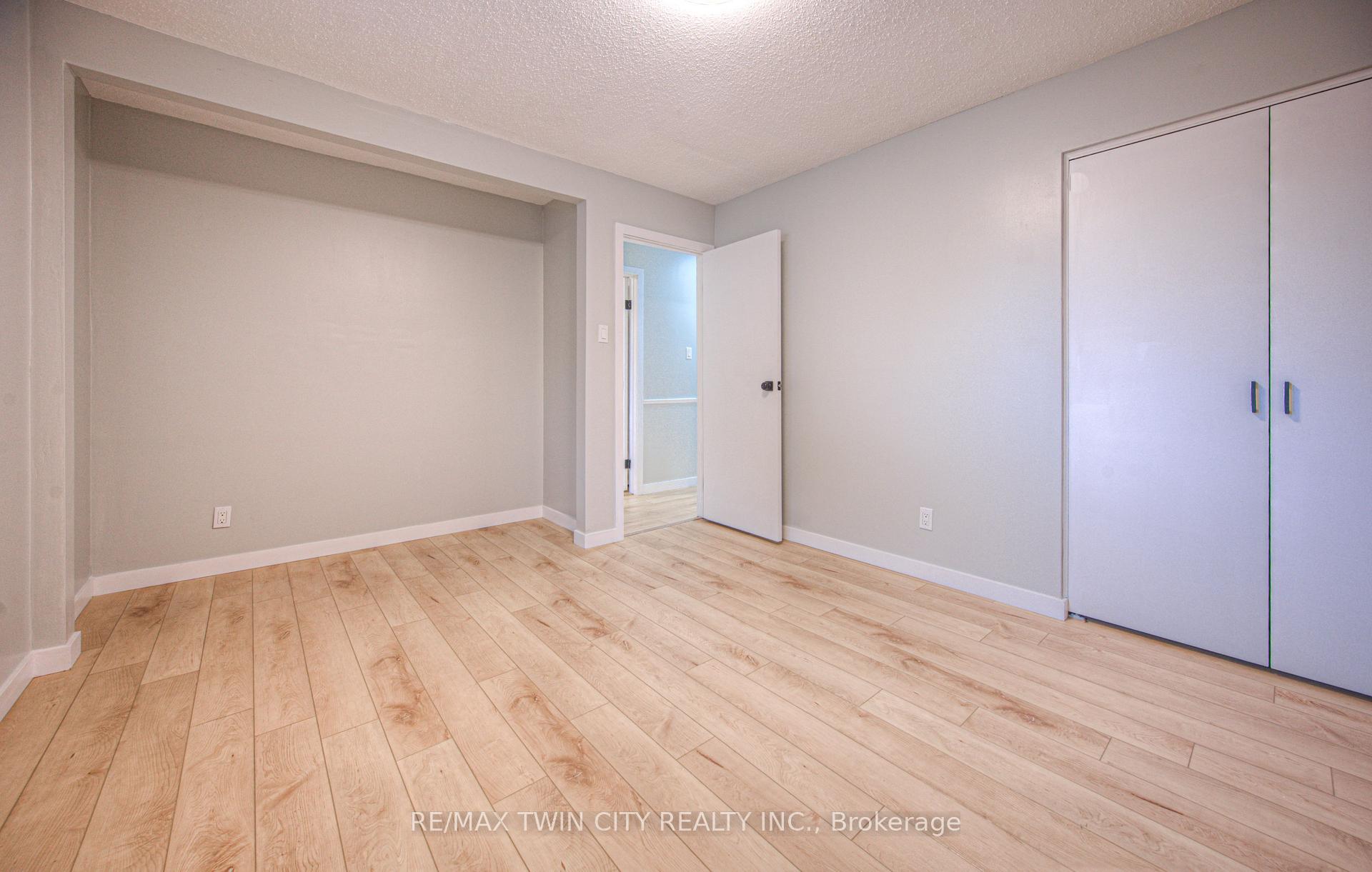 Photo 17 of 18 Bosworth Crescent, Kitchener — HOMEH
