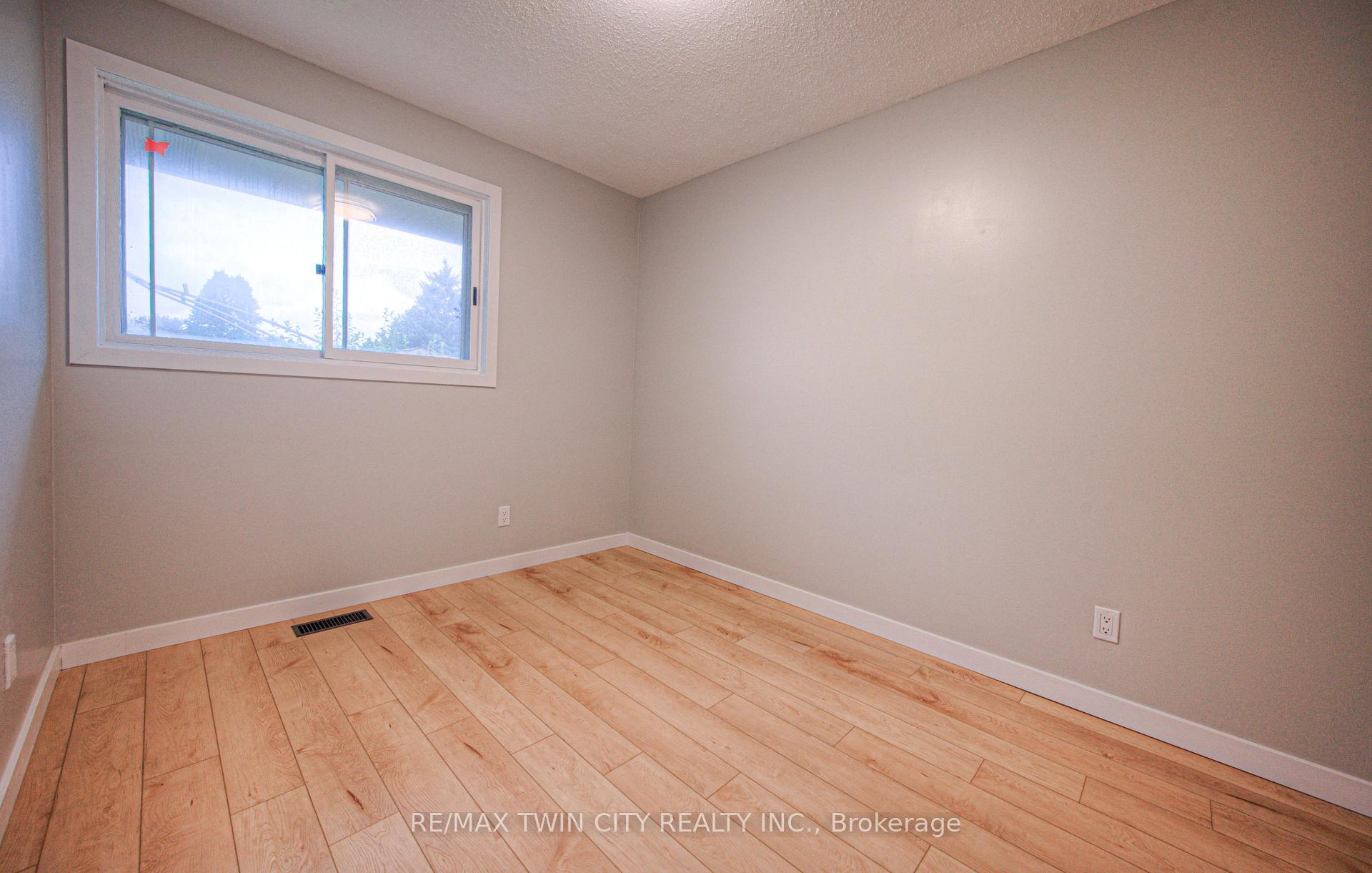 Photo 18 of 18 Bosworth Crescent, Kitchener — HOMEH