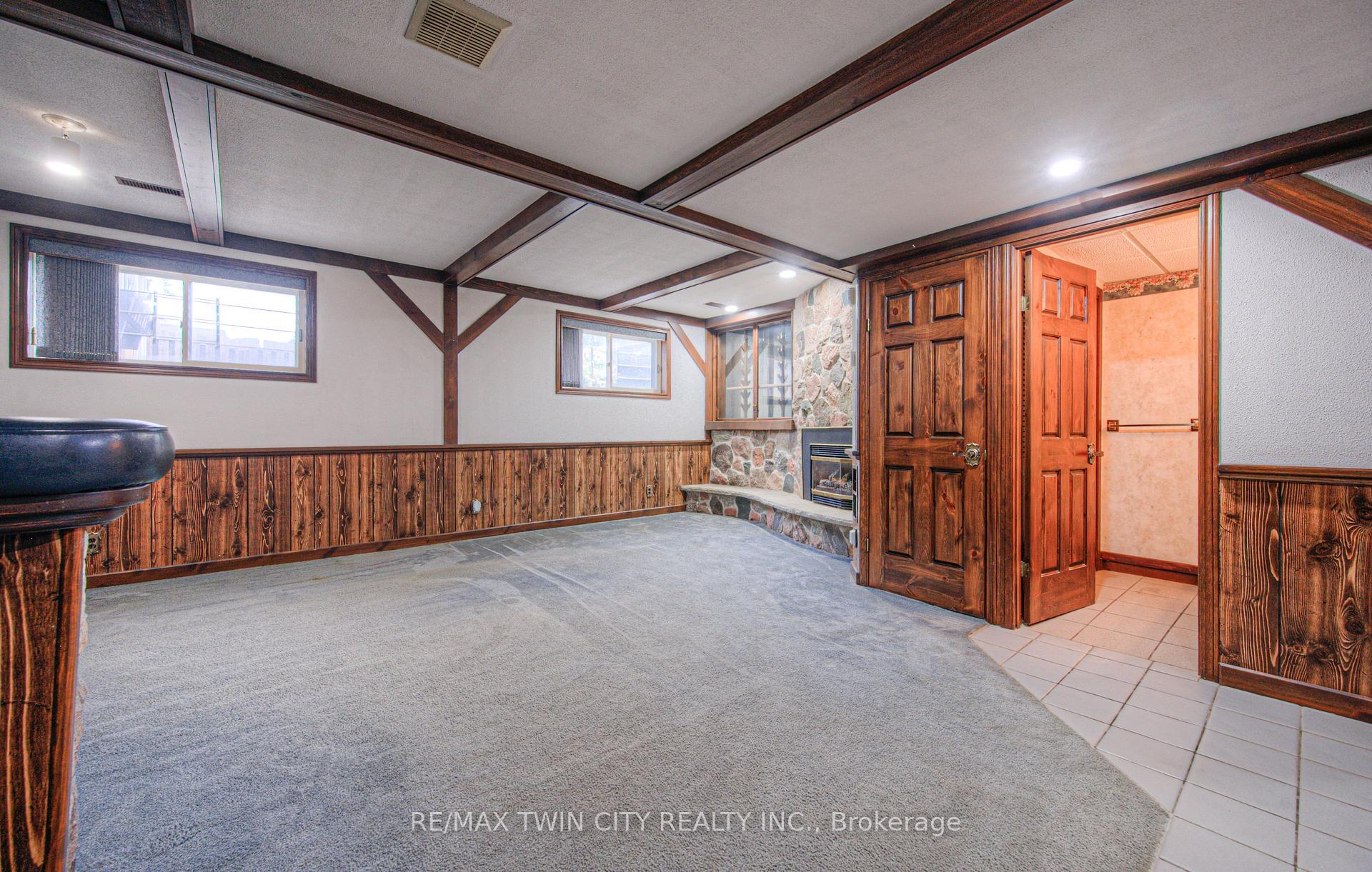 Photo 21 of 18 Bosworth Crescent, Kitchener — HOMEH