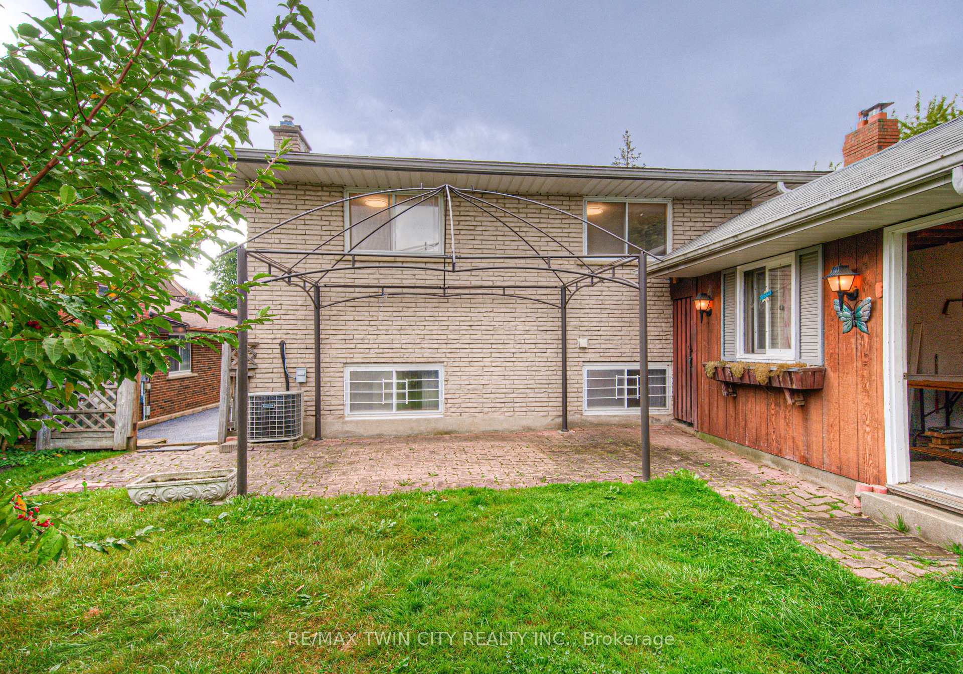 Photo 33 of 18 Bosworth Crescent, Kitchener — HOMEH