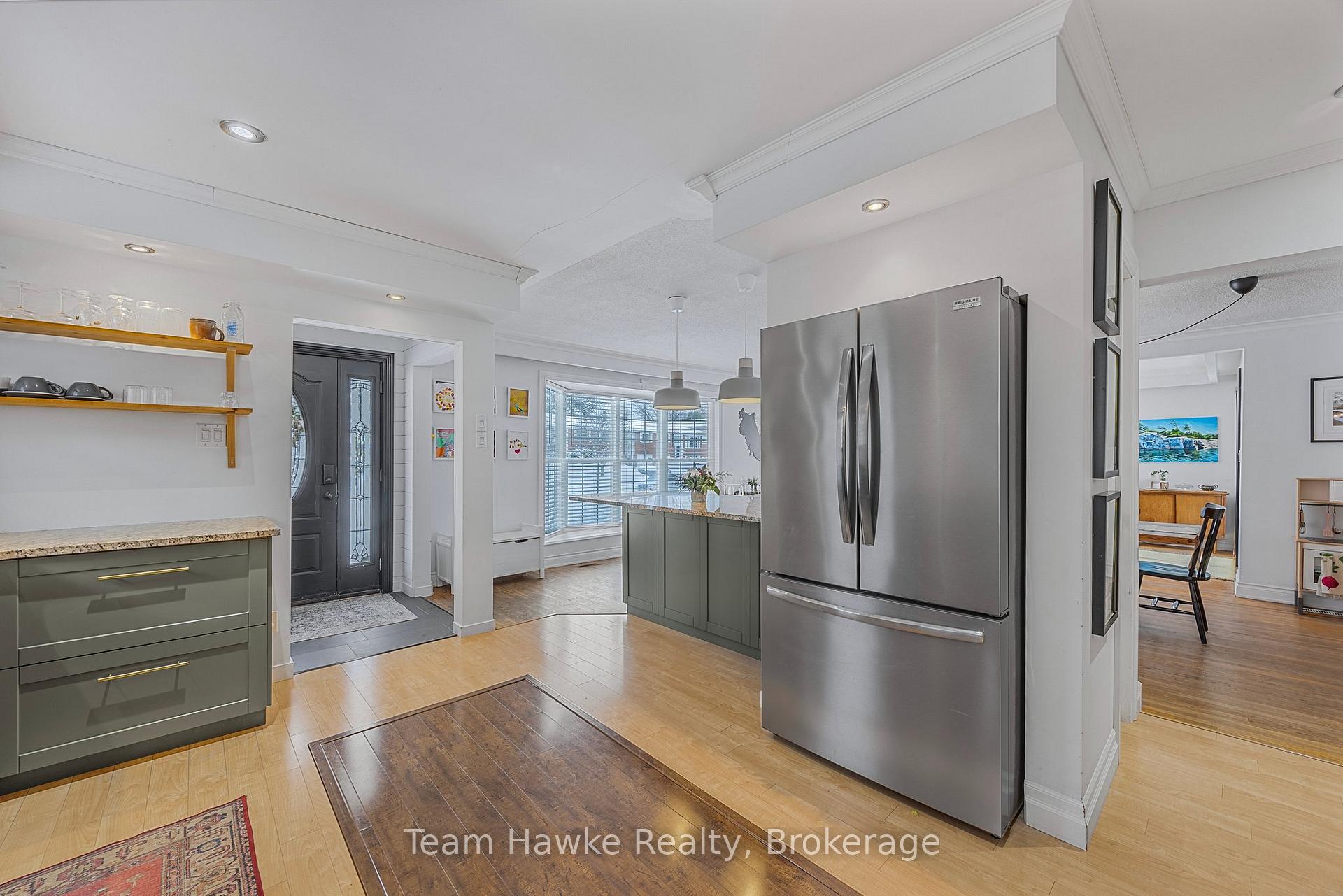 Photo 10 of 175 Woodland Drive, Midland — HOMEH
