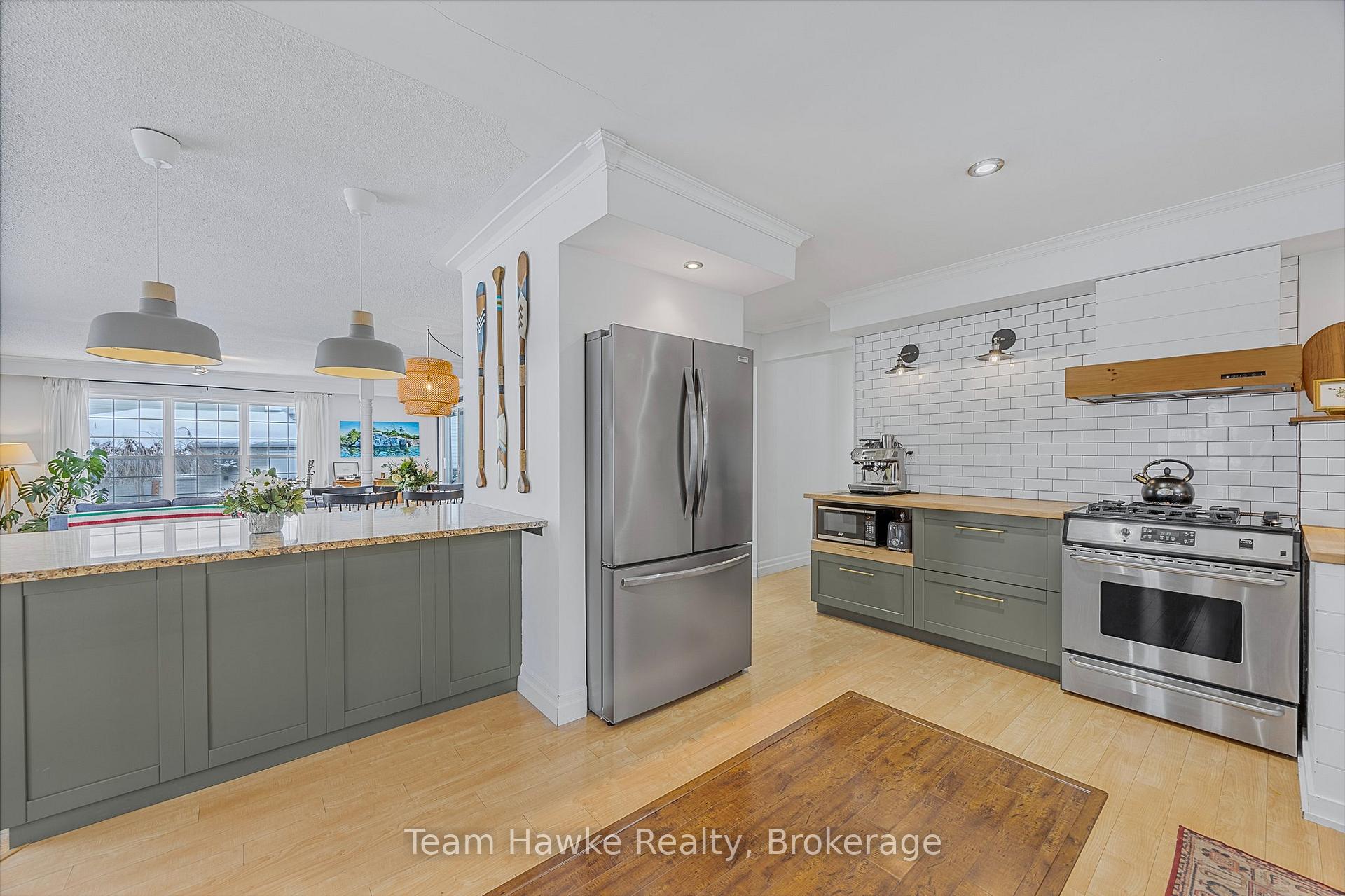 Photo 11 of 175 Woodland Drive, Midland — HOMEH