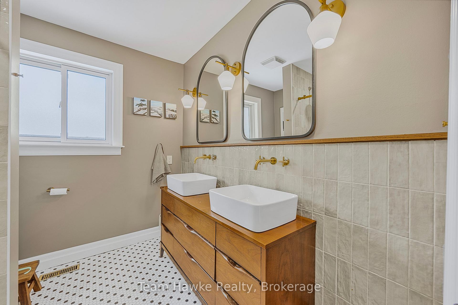 Photo 25 of 175 Woodland Drive, Midland — HOMEH