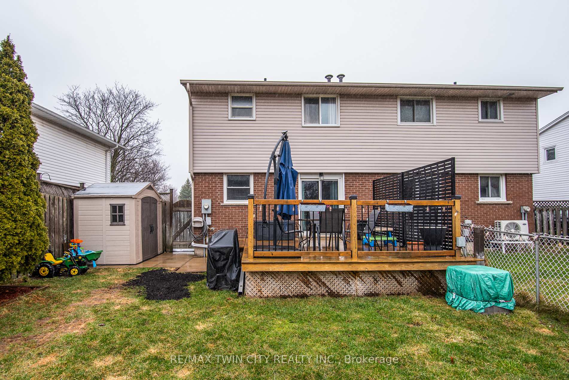 Photo 10 of 18 Lucerne Drive, Kitchener — HOMEH