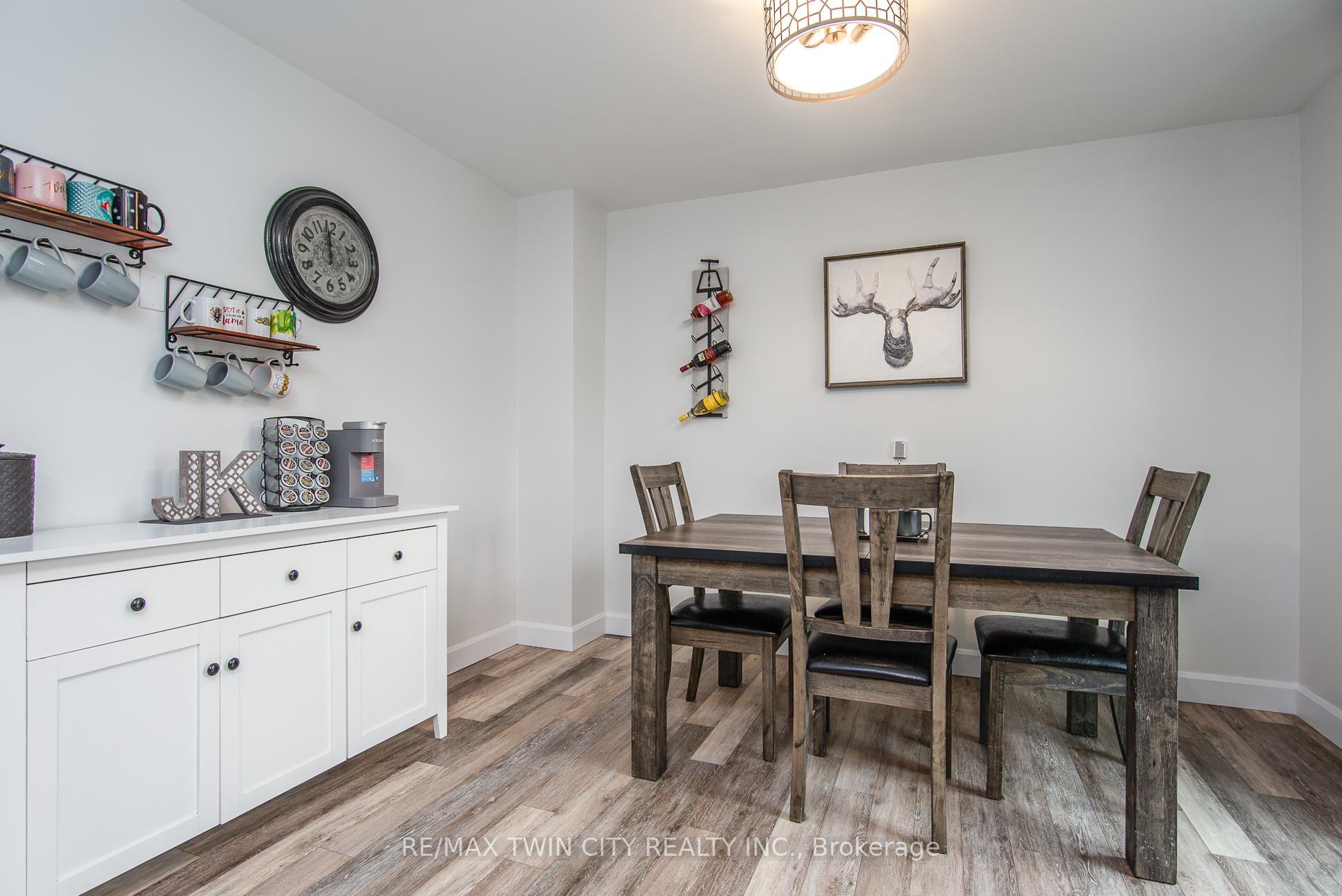 Photo 24 of 18 Lucerne Drive, Kitchener — HOMEH