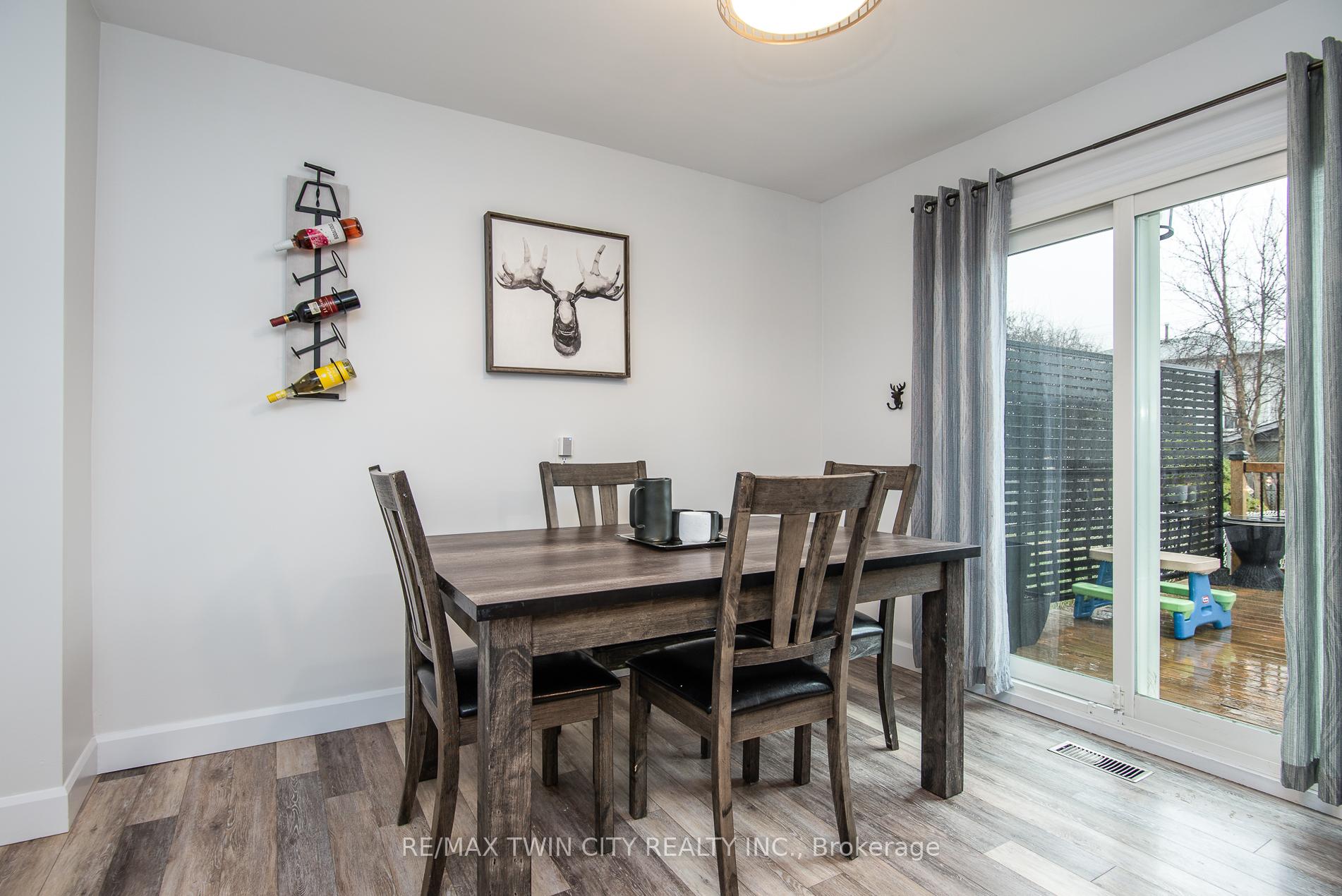 Photo 25 of 18 Lucerne Drive, Kitchener — HOMEH