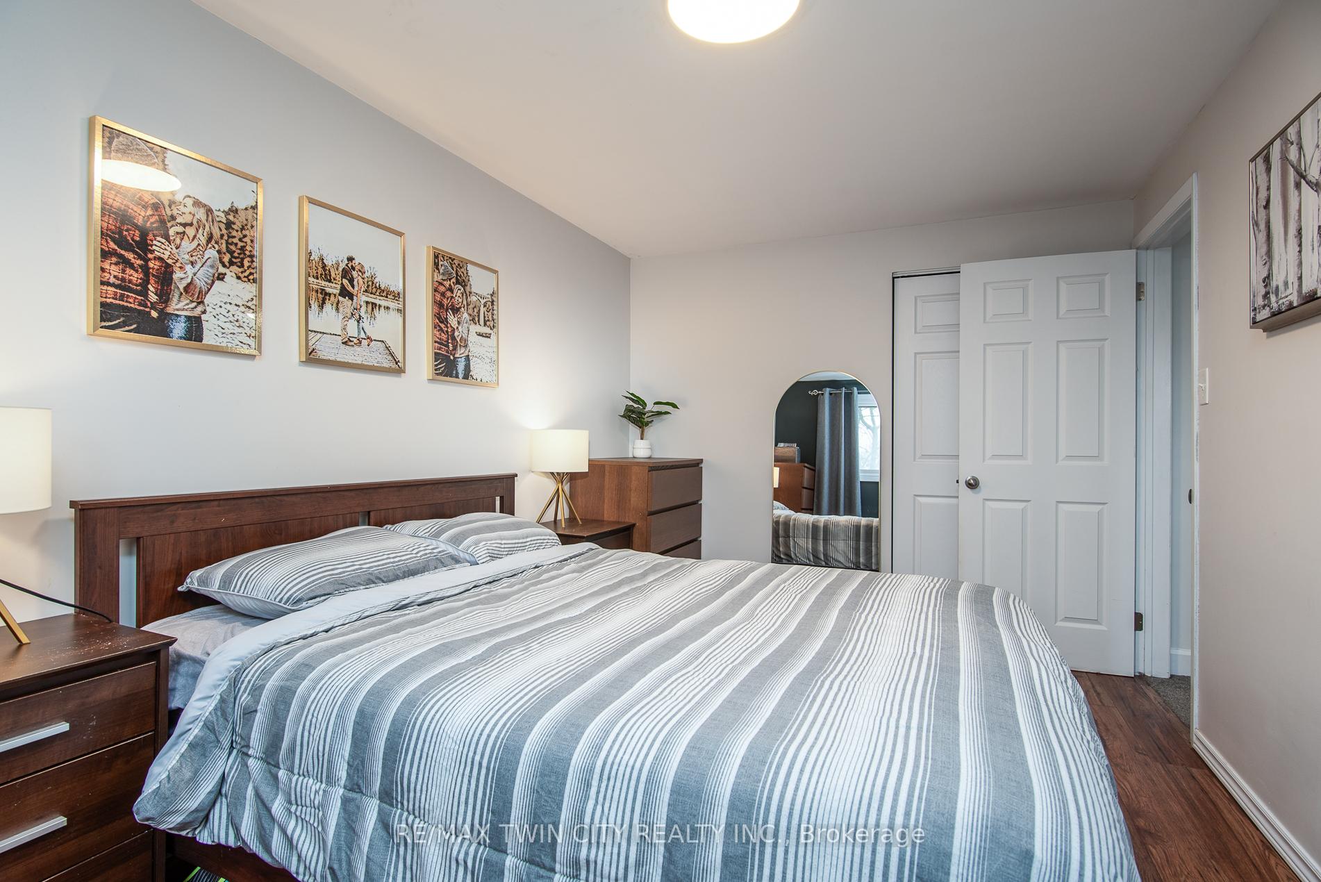 Photo 31 of 18 Lucerne Drive, Kitchener — HOMEH