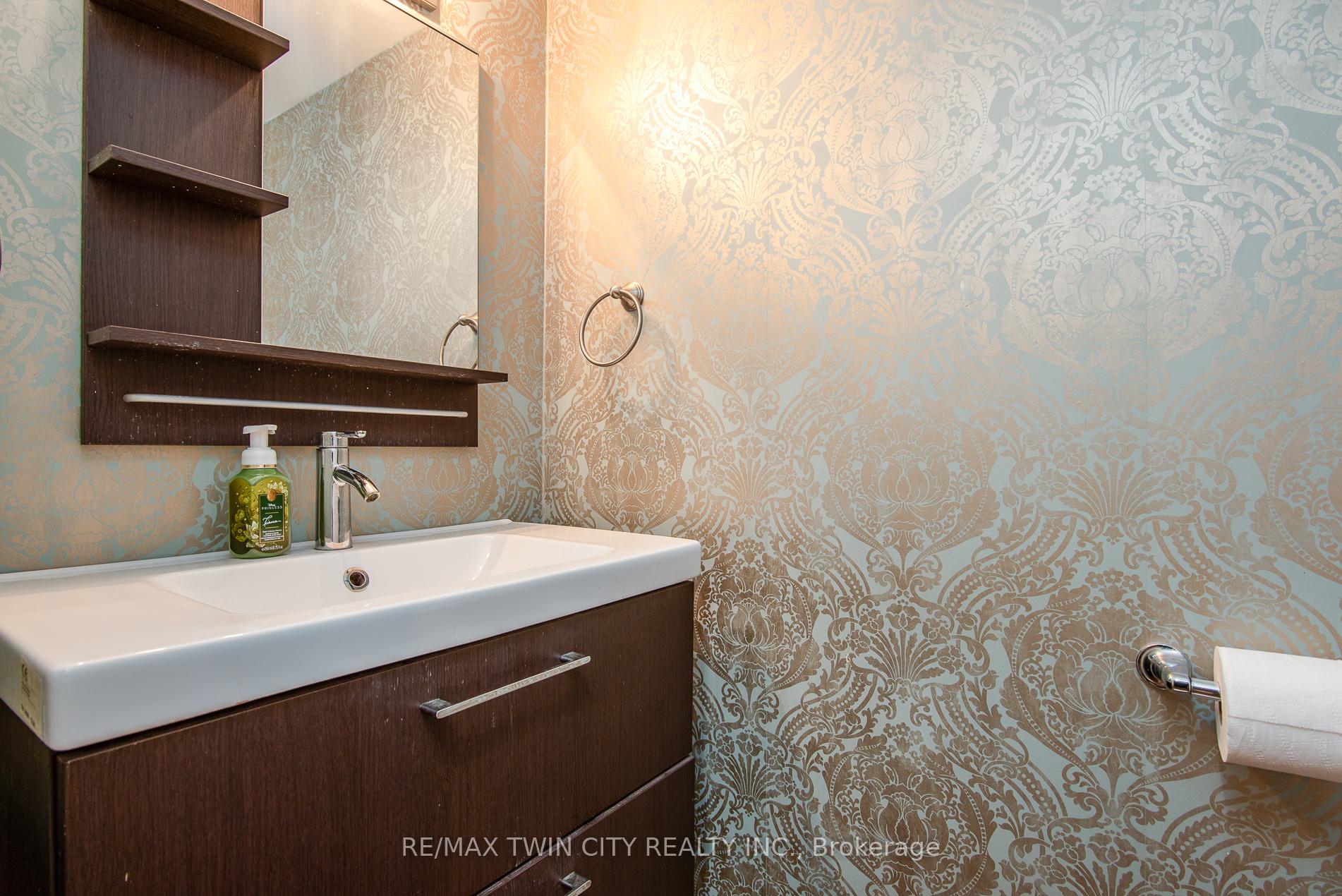 Photo 44 of 18 Lucerne Drive, Kitchener — HOMEH