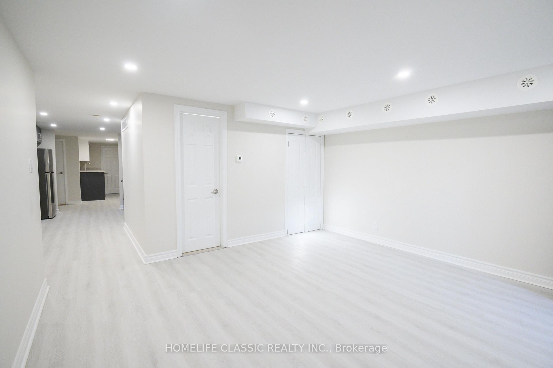 Photo 3 of Unit Lower Unit, 2915 Bur Oak Avenue, Markham, Cornell — HOMEH