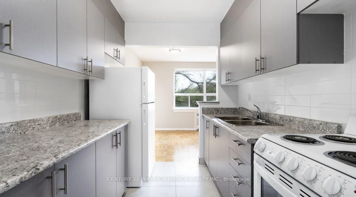 Photo 5 of Unit 309, 183 Berry Road, Etobicoke, Stonegate-Queensway — HOMEH