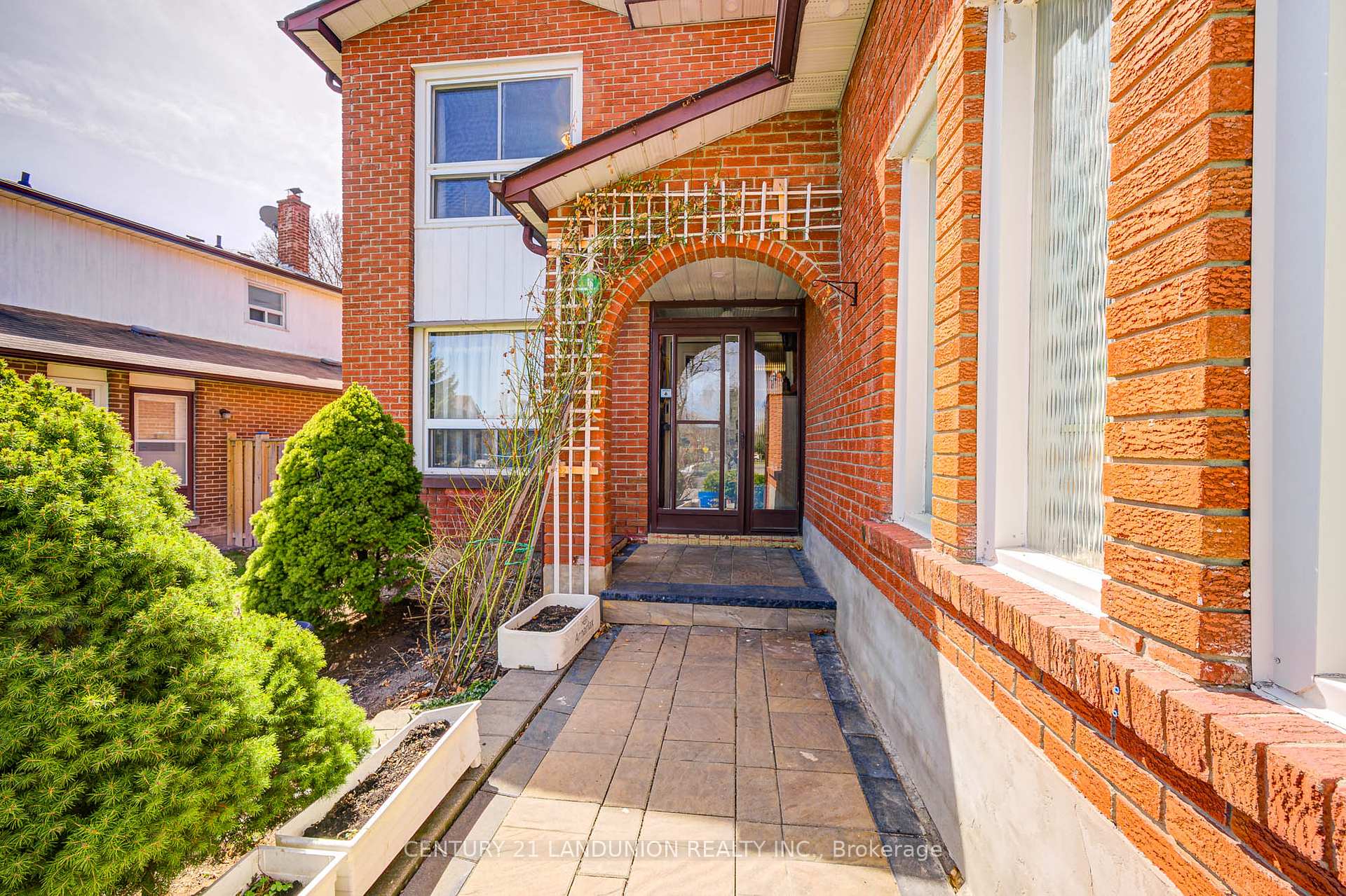 Photo 3 of 183 Willowbrook Road, Markham, Aileen-Willowbrook — HOMEH