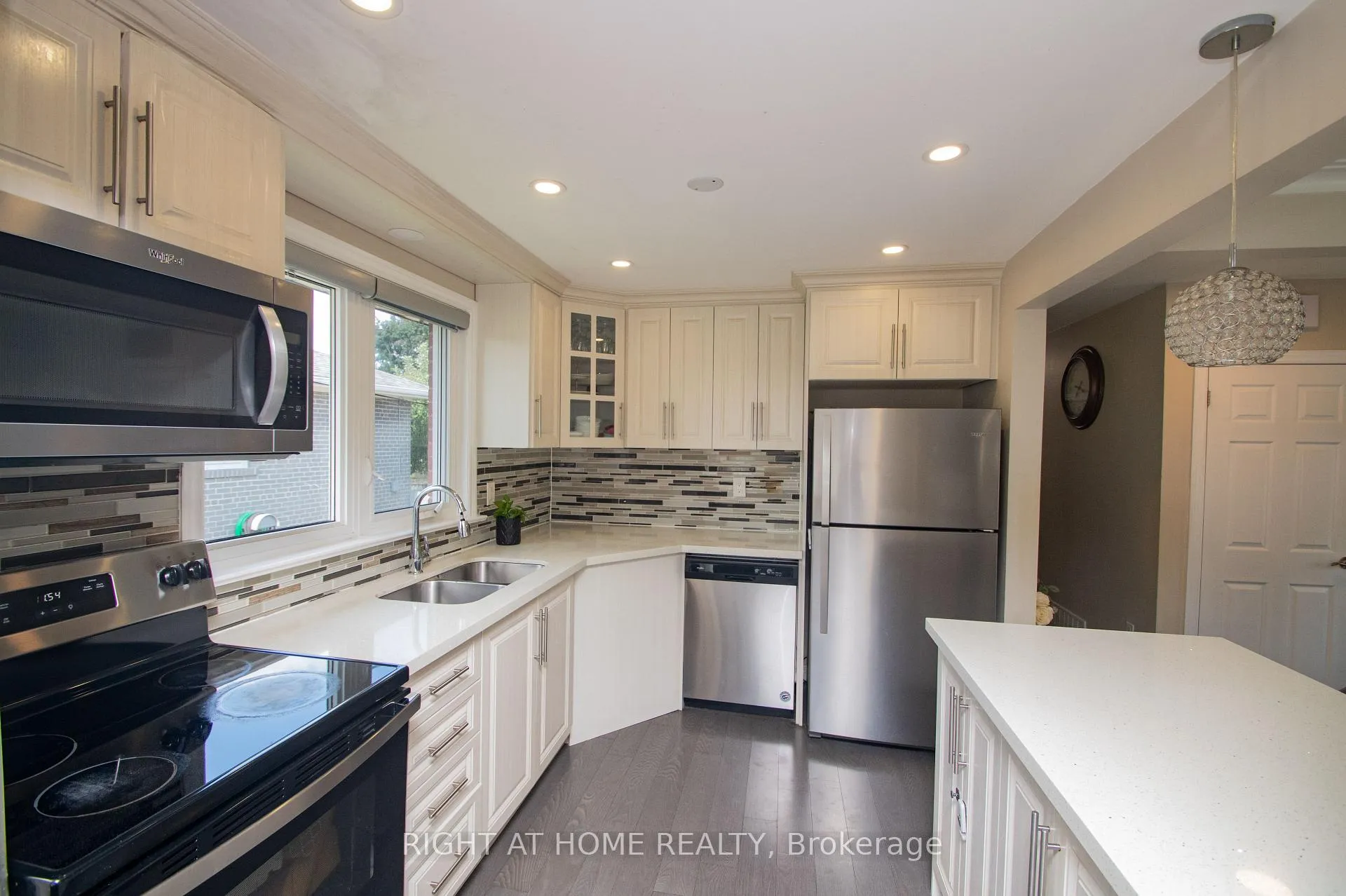 Photo 2 of 65 Bridgenorth Crescent, Etobicoke, Thistletown-Beaumonde Heights — HOMEH