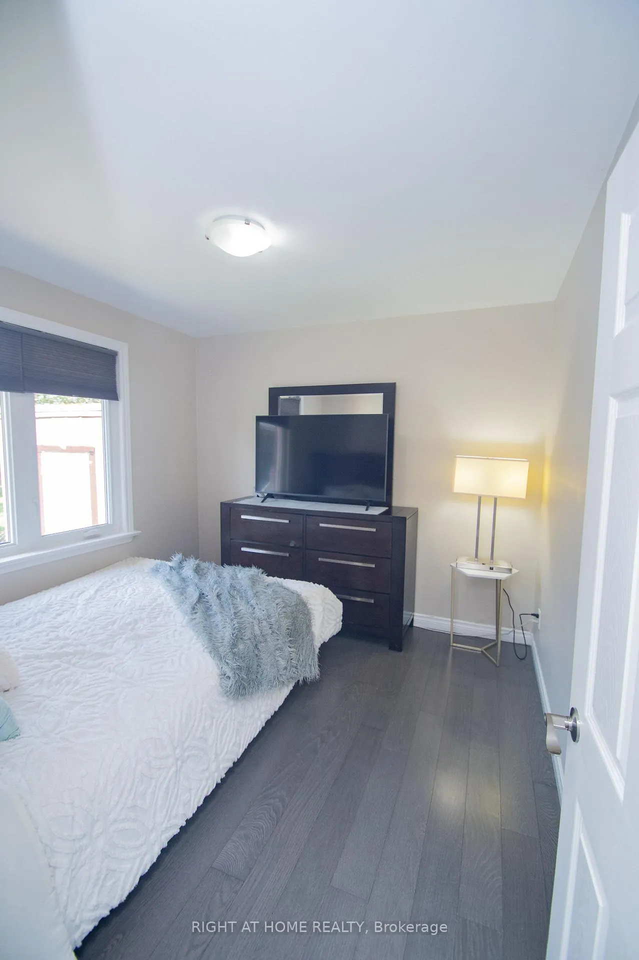 Photo 7 of 65 Bridgenorth Crescent, Etobicoke, Thistletown-Beaumonde Heights — HOMEH