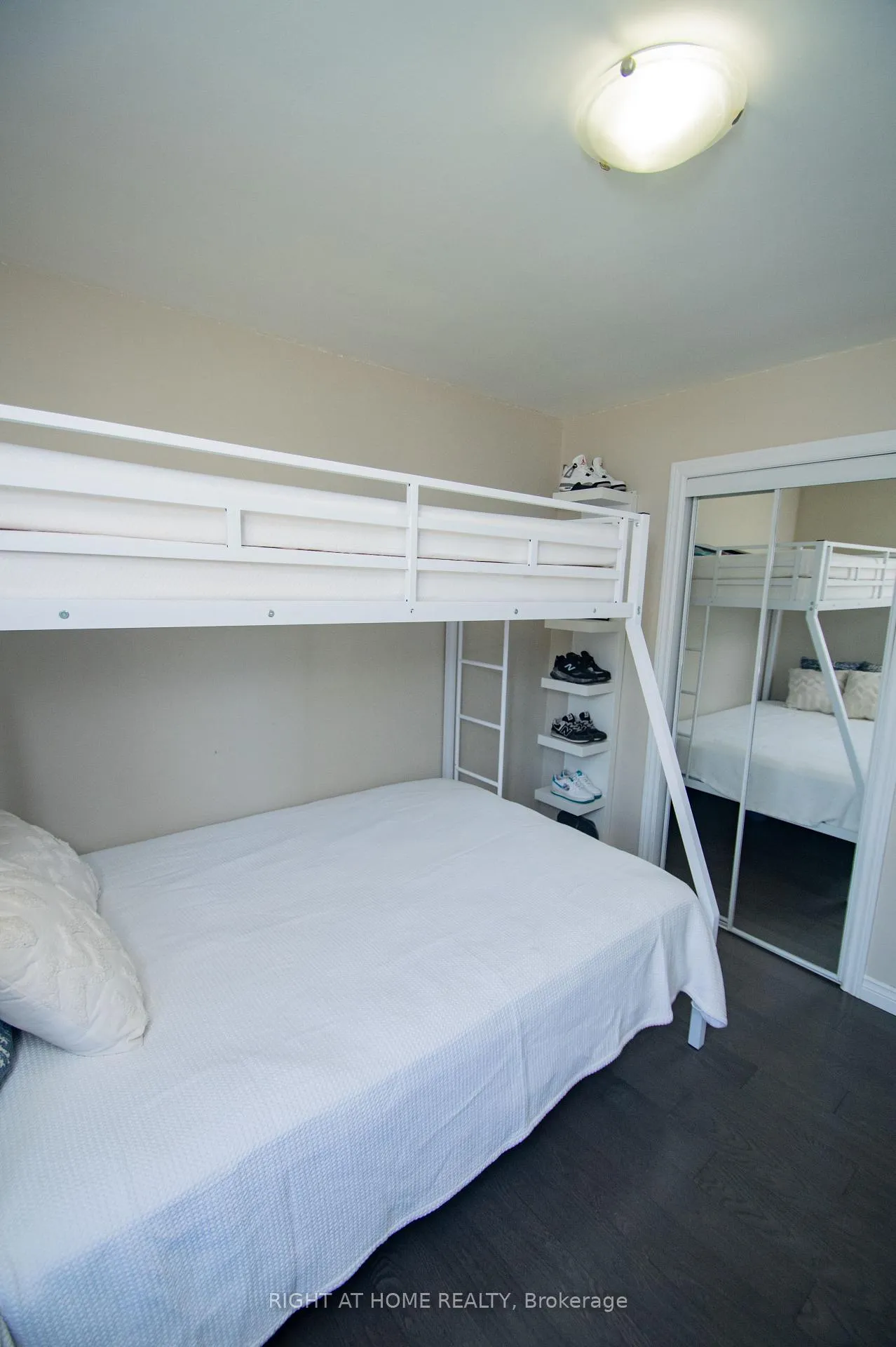 Photo 12 of 65 Bridgenorth Crescent, Etobicoke, Thistletown-Beaumonde Heights — HOMEH