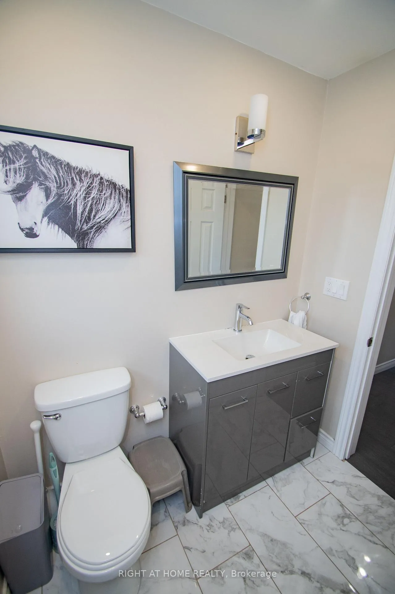 Photo 17 of 65 Bridgenorth Crescent, Etobicoke, Thistletown-Beaumonde Heights — HOMEH