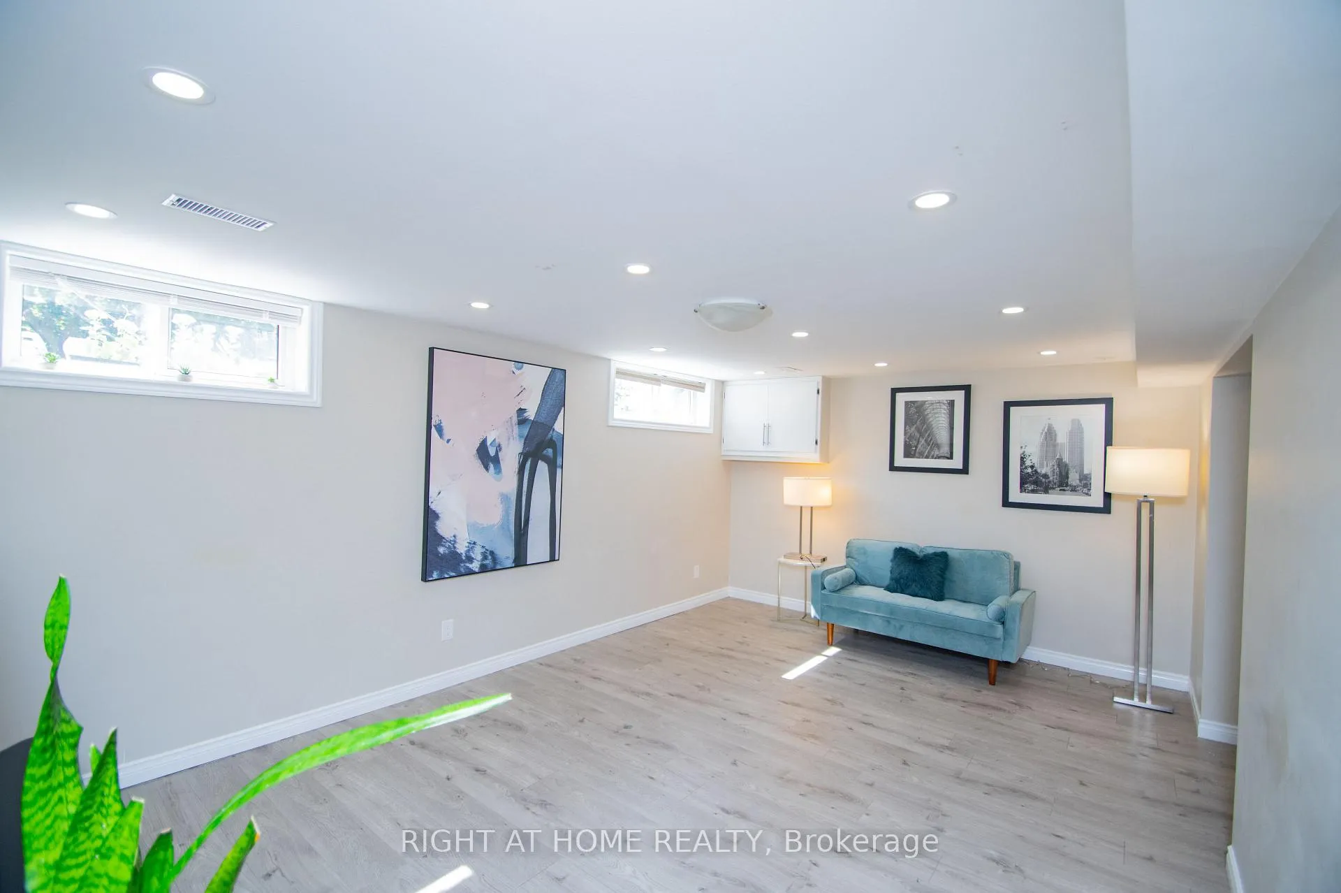 Photo 25 of 65 Bridgenorth Crescent, Etobicoke, Thistletown-Beaumonde Heights — HOMEH