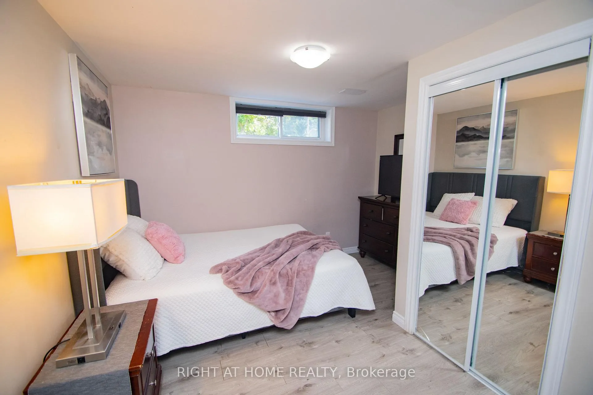 Photo 27 of 65 Bridgenorth Crescent, Etobicoke, Thistletown-Beaumonde Heights — HOMEH