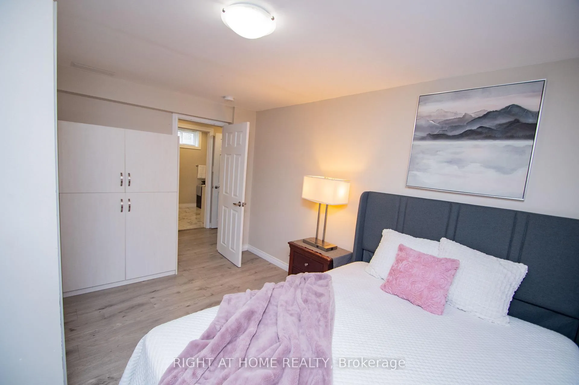 Photo 28 of 65 Bridgenorth Crescent, Etobicoke, Thistletown-Beaumonde Heights — HOMEH