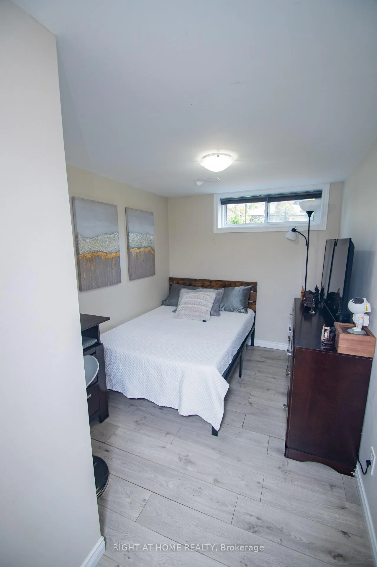 Photo 30 of 65 Bridgenorth Crescent, Etobicoke, Thistletown-Beaumonde Heights — HOMEH