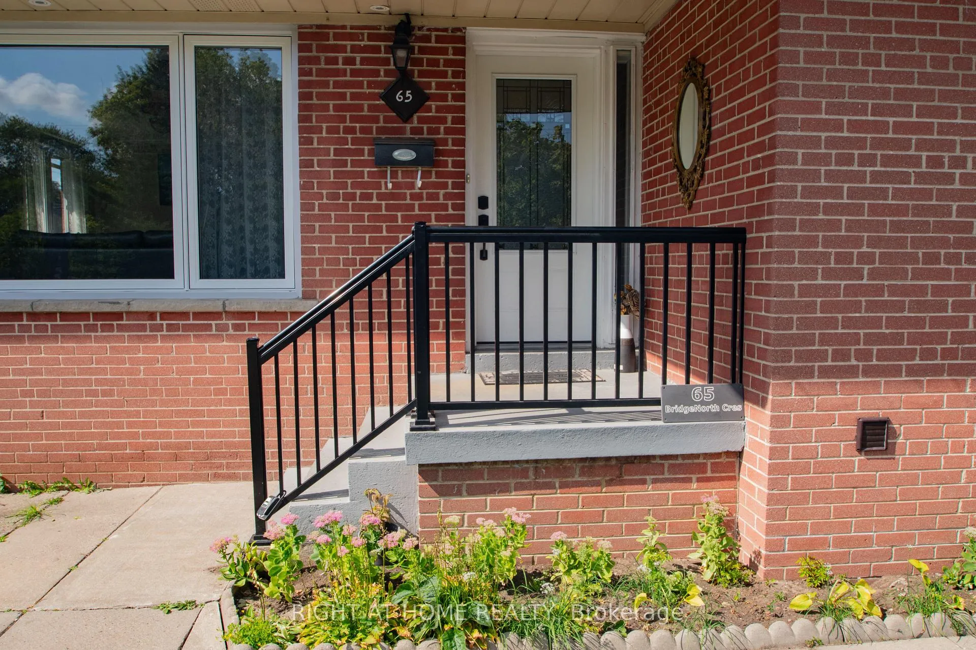 Photo 36 of 65 Bridgenorth Crescent, Etobicoke, Thistletown-Beaumonde Heights — HOMEH