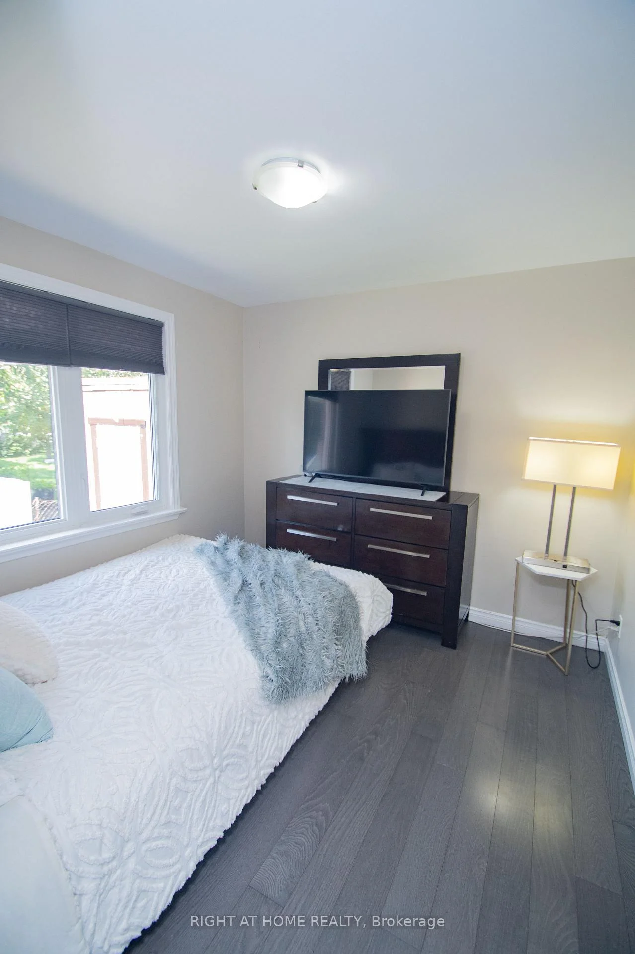 Photo 10 of 65 Bridgenorth Crescent, Etobicoke, Thistletown-Beaumonde Heights — HOMEH