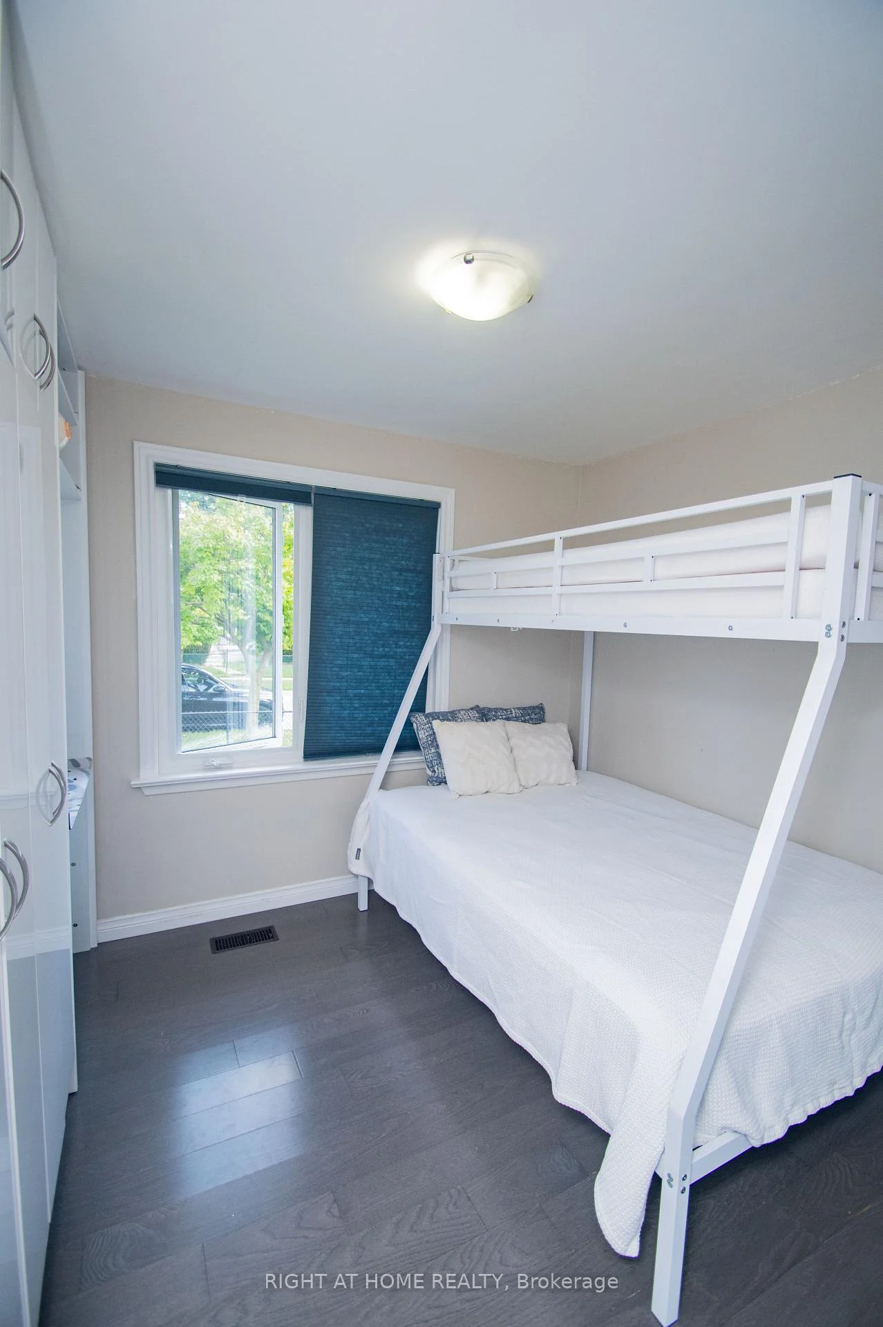 Photo 13 of 65 Bridgenorth Crescent, Etobicoke, Thistletown-Beaumonde Heights — HOMEH