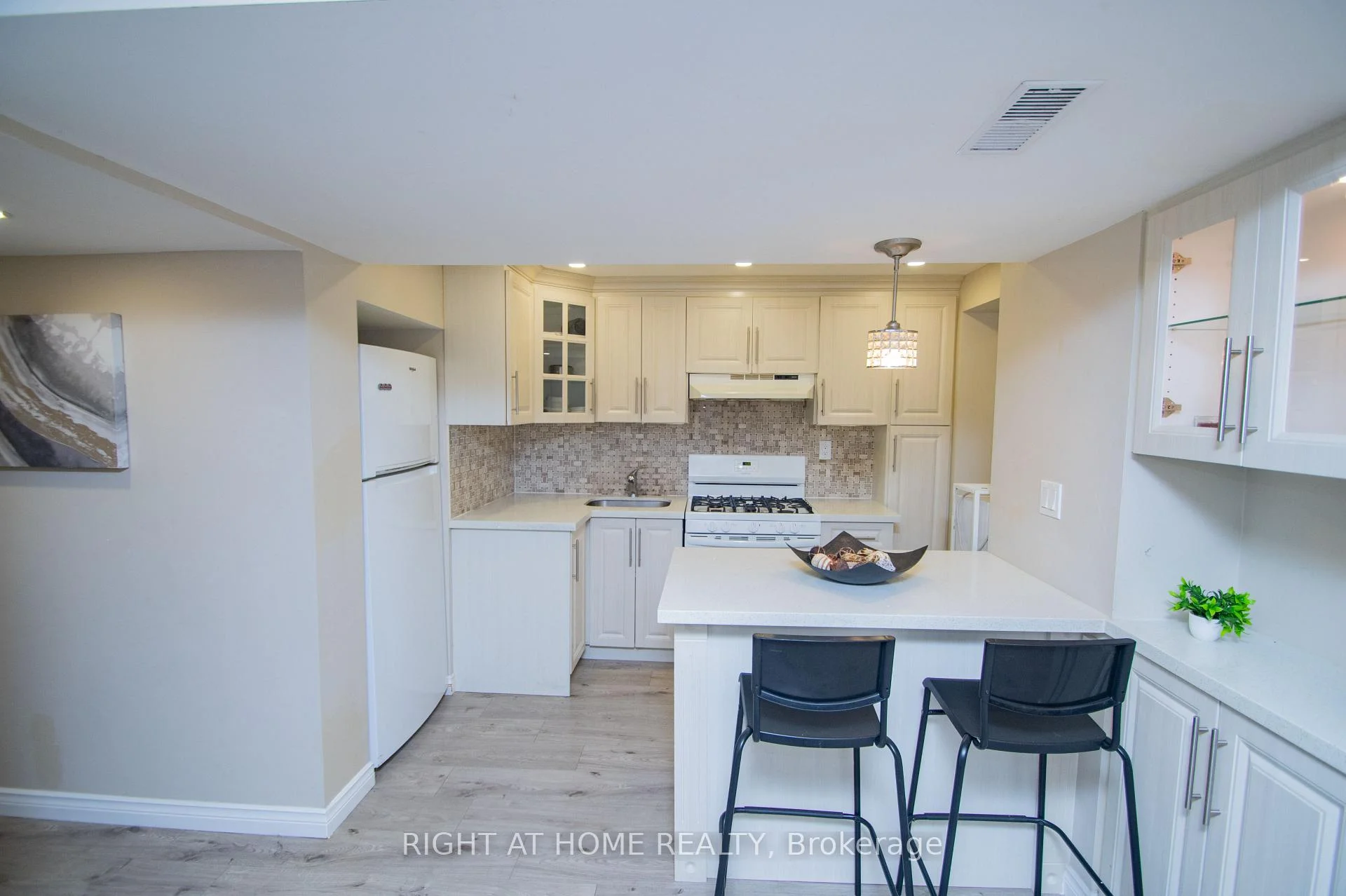 Photo 41 of 65 Bridgenorth Crescent, Etobicoke, Thistletown-Beaumonde Heights — HOMEH