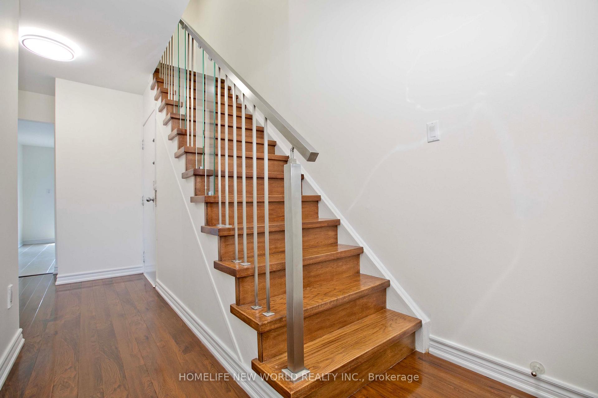 Photo 10 of 5 Hendon Road, Markham, Milliken Mills East — HOMEH