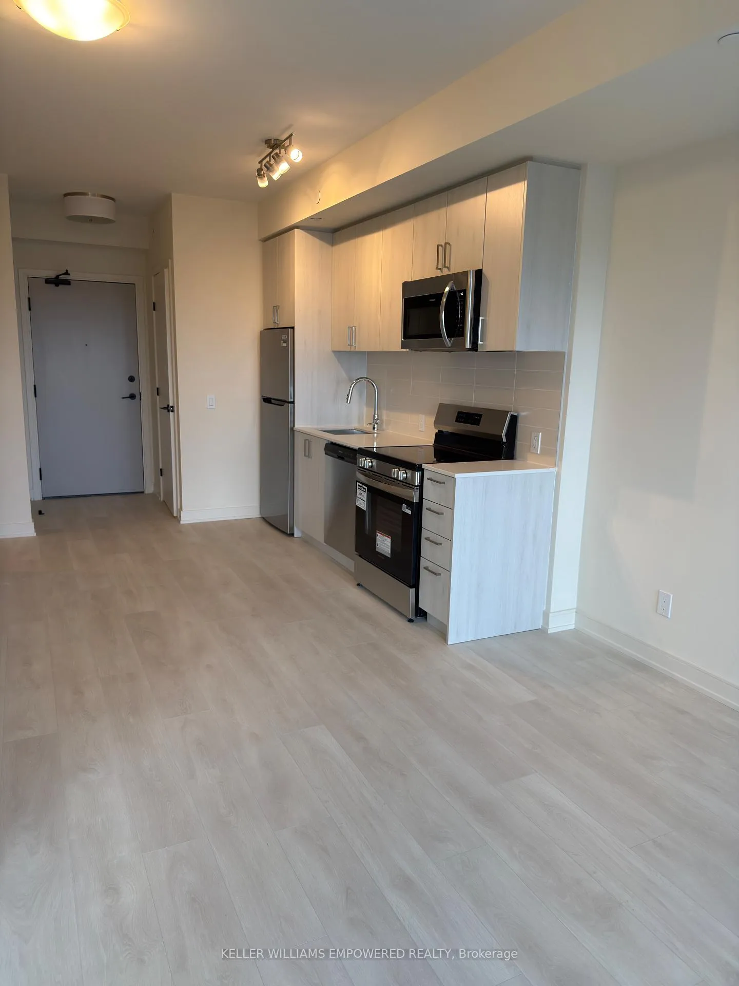 Photo 5 of Unit 1305, 8020 Derry Rd, Milton, Coates — HOMEH