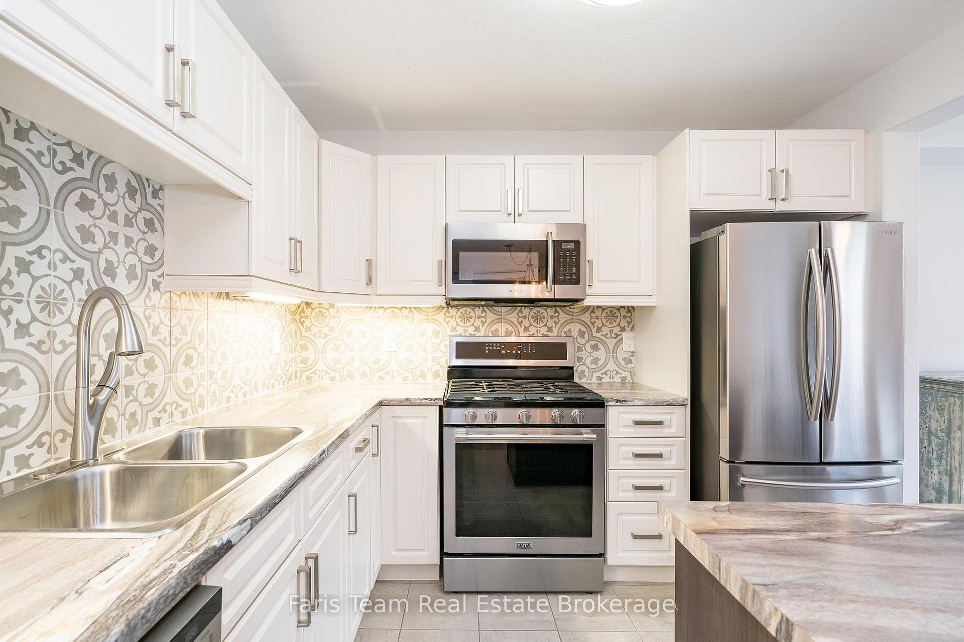 Photo 5 of 1035 Cook Drive, Midland — HOMEH