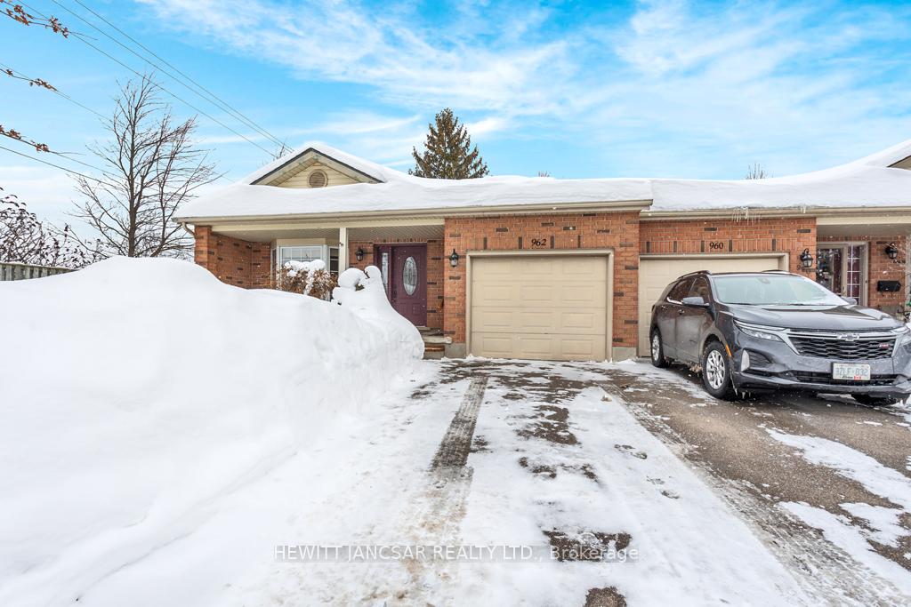 Photo 1 of 962 Glasgow Street, Kitchener — HOMEH