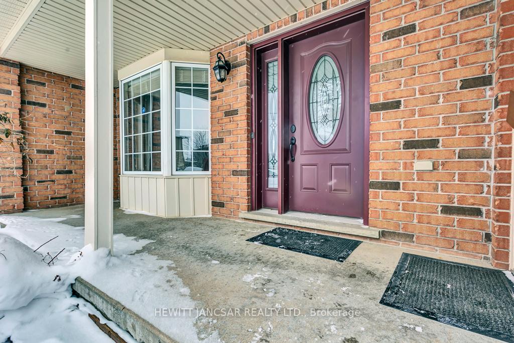 Photo 2 of 962 Glasgow Street, Kitchener — HOMEH