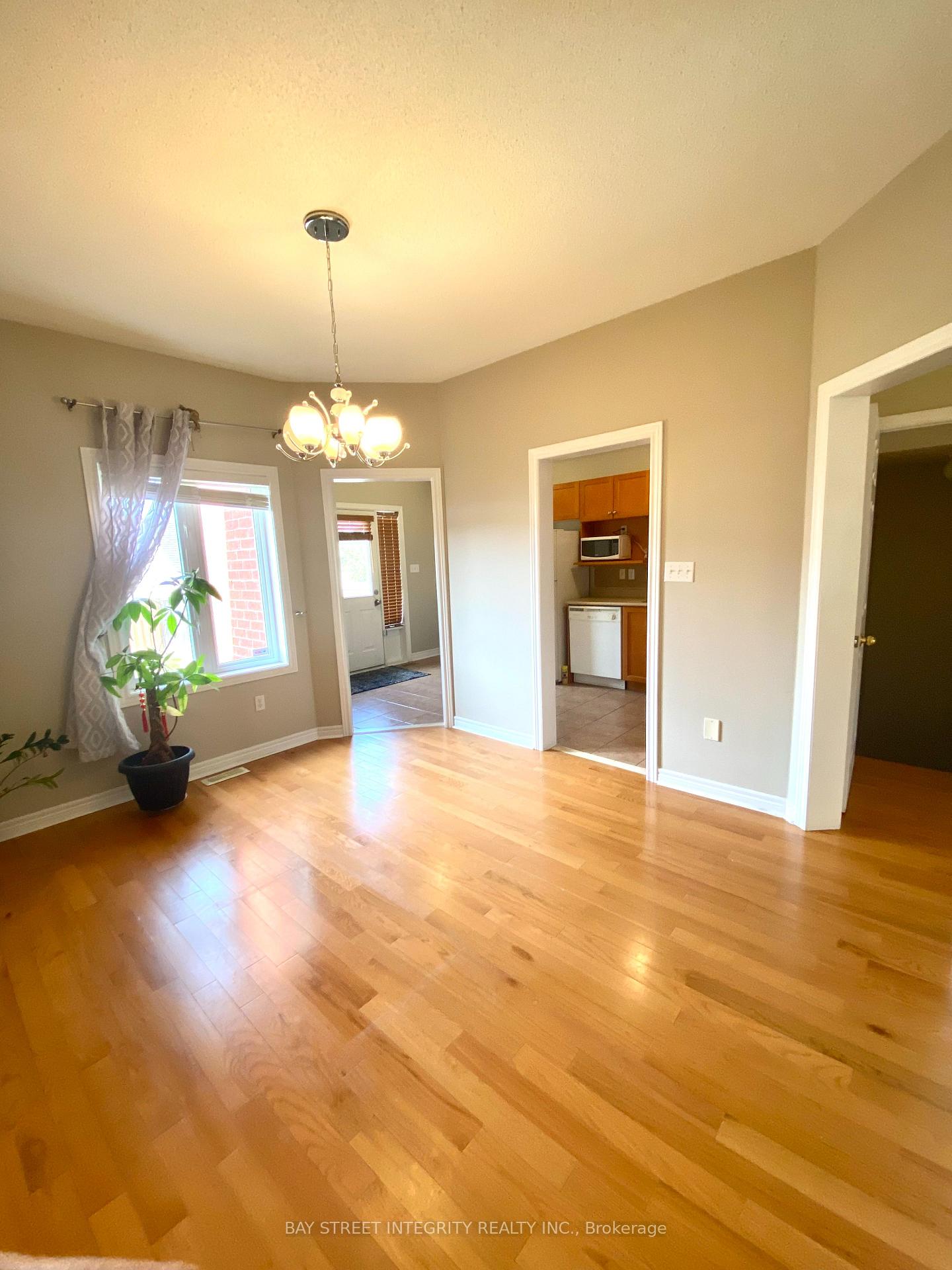 Photo 3 of 52 John Gary Drive, Markham, Village Green-South Unionville — HOMEH