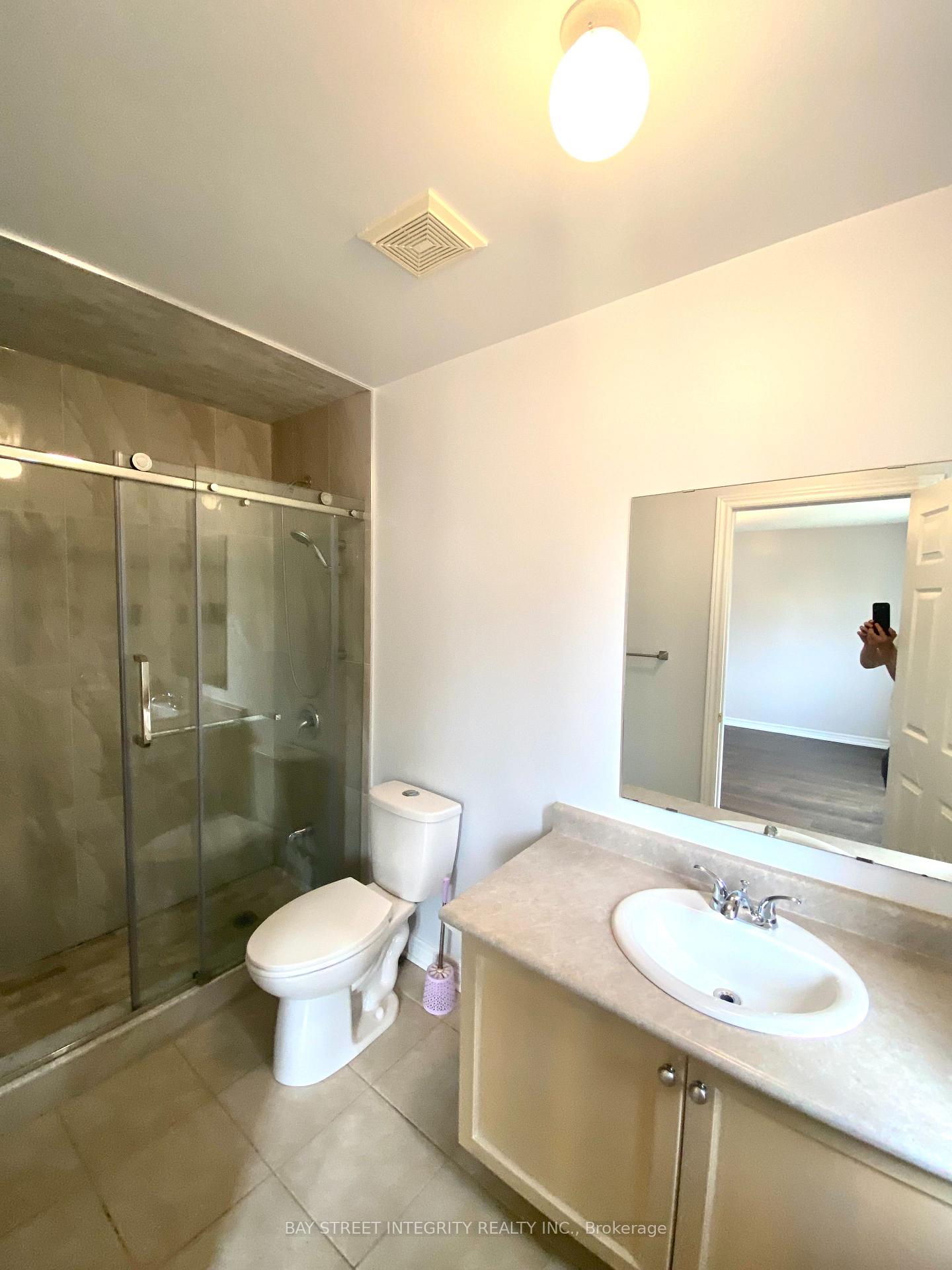 Photo 8 of 52 John Gary Drive, Markham, Village Green-South Unionville — HOMEH