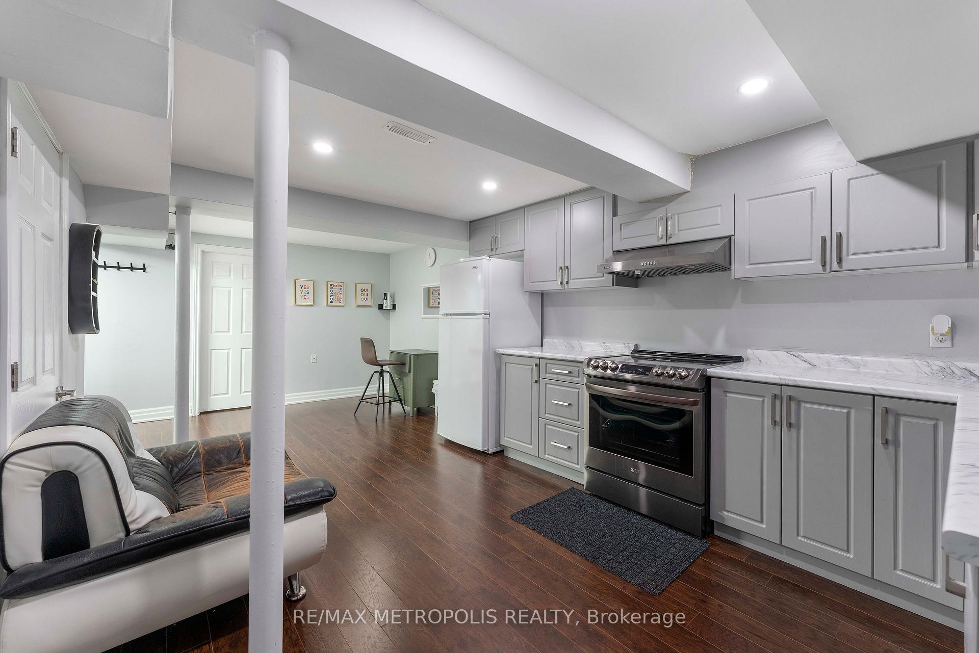 Photo 7 of 1316 Mowat Lane, Milton, Dempsey — HOMEH