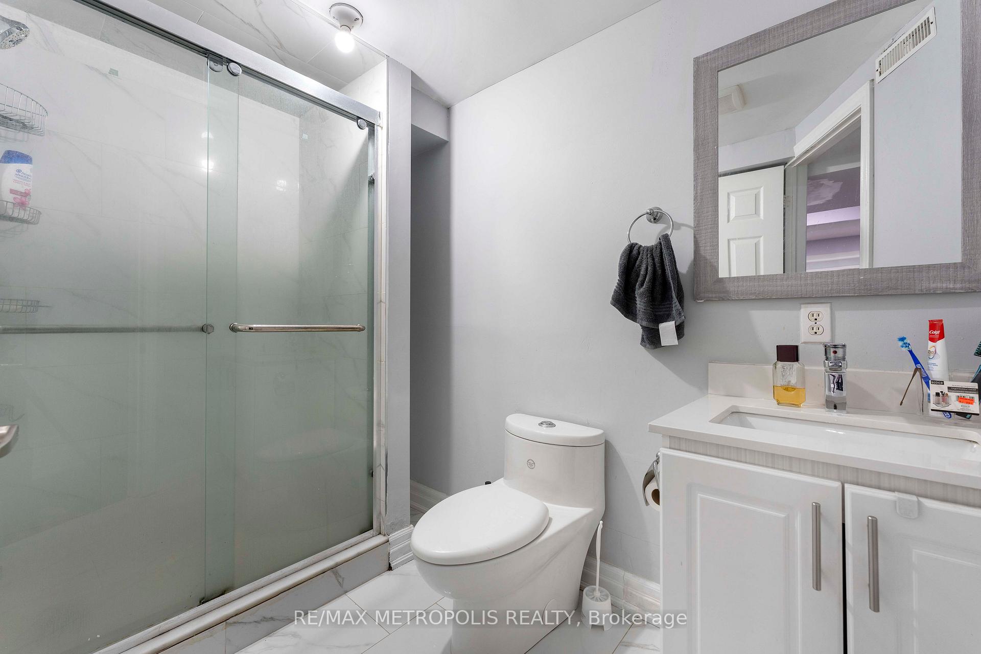 Photo 8 of 1316 Mowat Lane, Milton, Dempsey — HOMEH