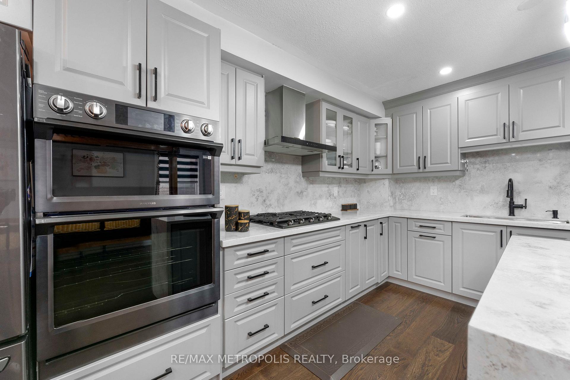 Photo 17 of 1316 Mowat Lane, Milton, Dempsey — HOMEH